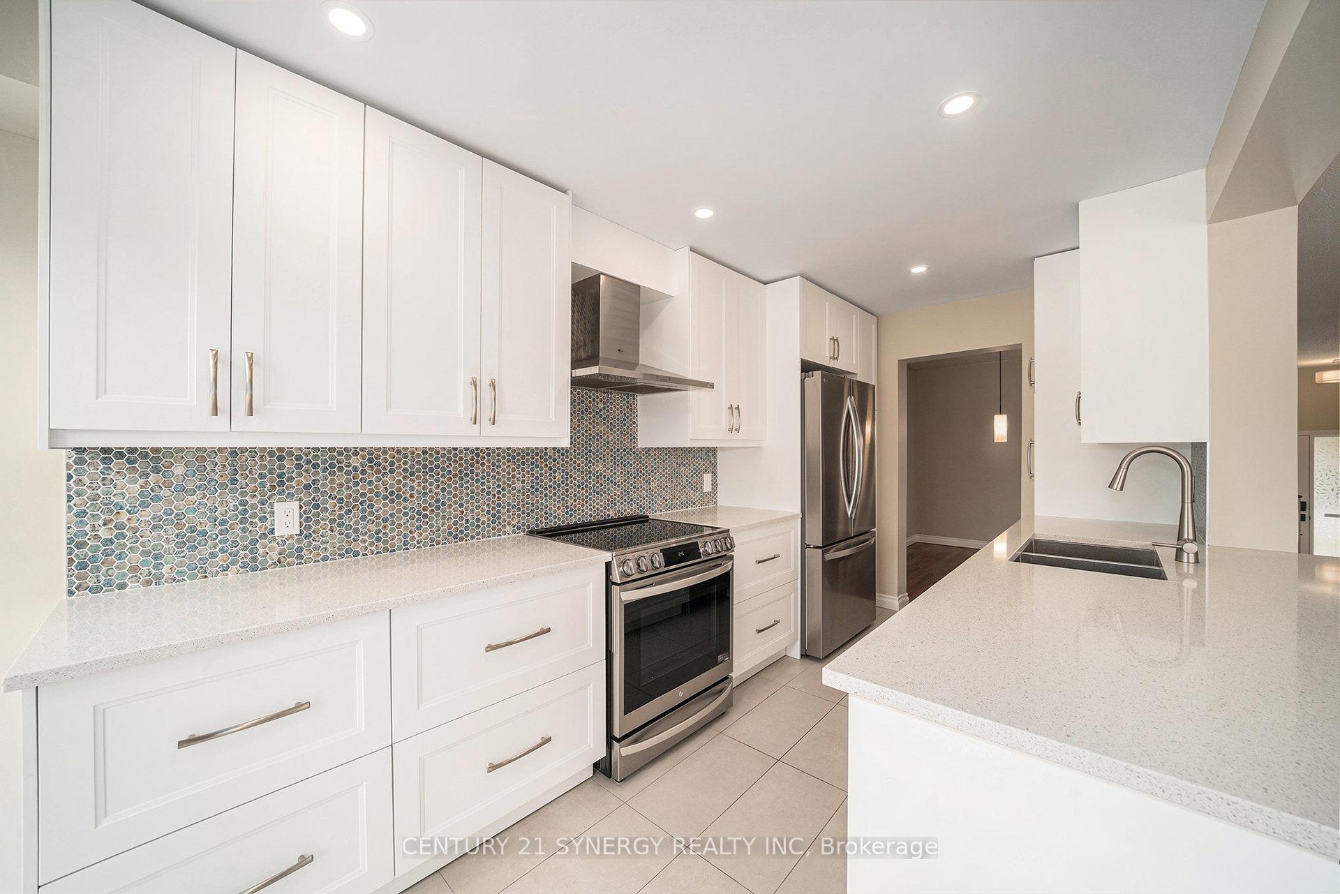 Photo 6 of 6065 Pineglade Crescent, Ottawa, Chapel Hill South - Orleans Village — HOMEH