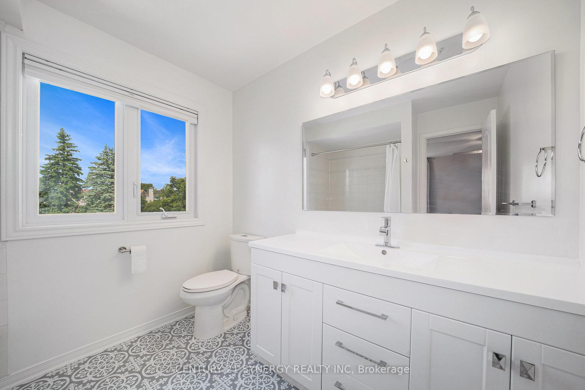 Photo 11 of 6065 Pineglade Crescent, Ottawa, Chapel Hill South - Orleans Village — HOMEH