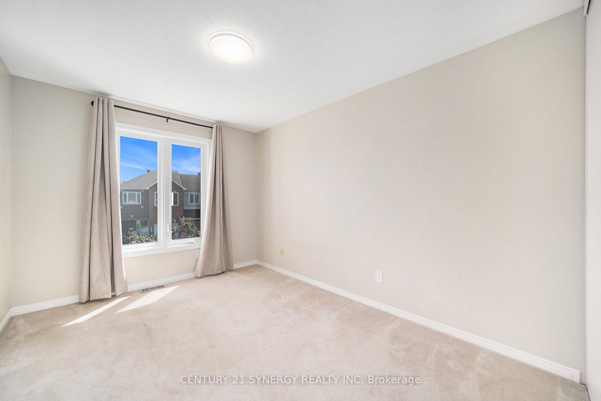 Photo 15 of 6065 Pineglade Crescent, Ottawa, Chapel Hill South - Orleans Village — HOMEH