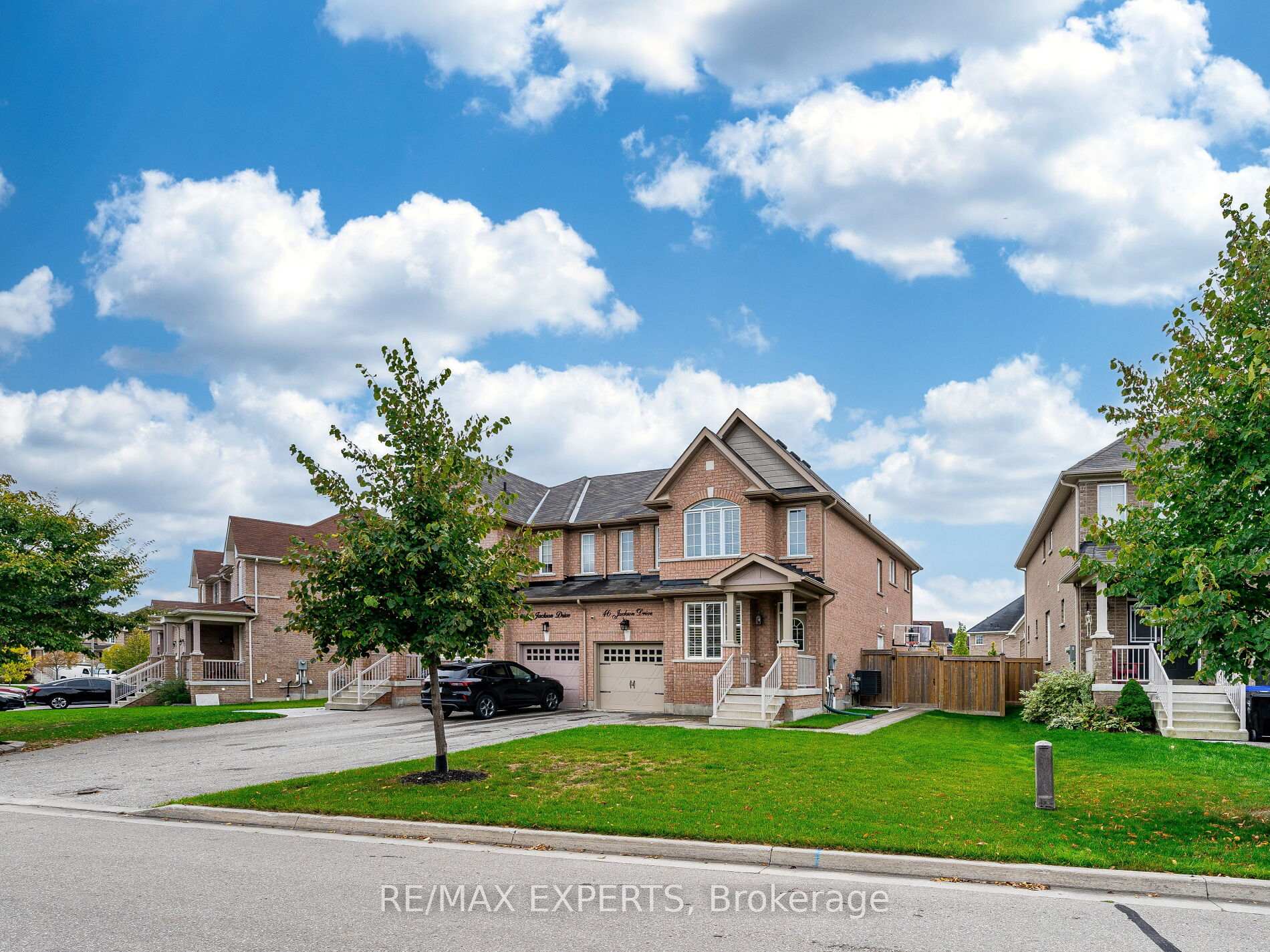 Photo 1 of 46 Jackson Drive, New Tecumseth, Tottenham — HOMEH
