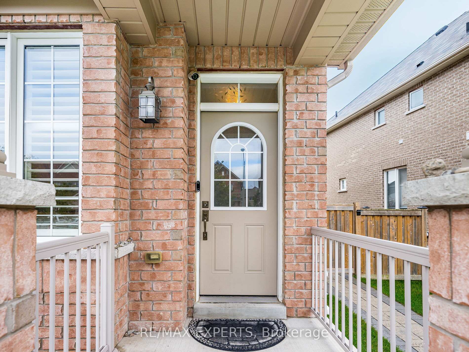 Photo 4 of 46 Jackson Drive, New Tecumseth, Tottenham — HOMEH