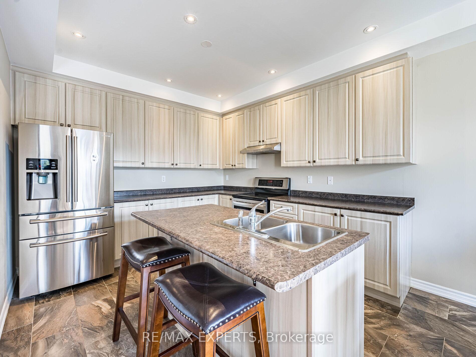 Photo 17 of 46 Jackson Drive, New Tecumseth, Tottenham — HOMEH