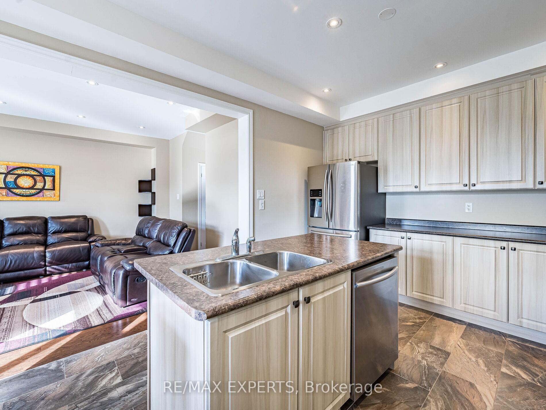 Photo 18 of 46 Jackson Drive, New Tecumseth, Tottenham — HOMEH