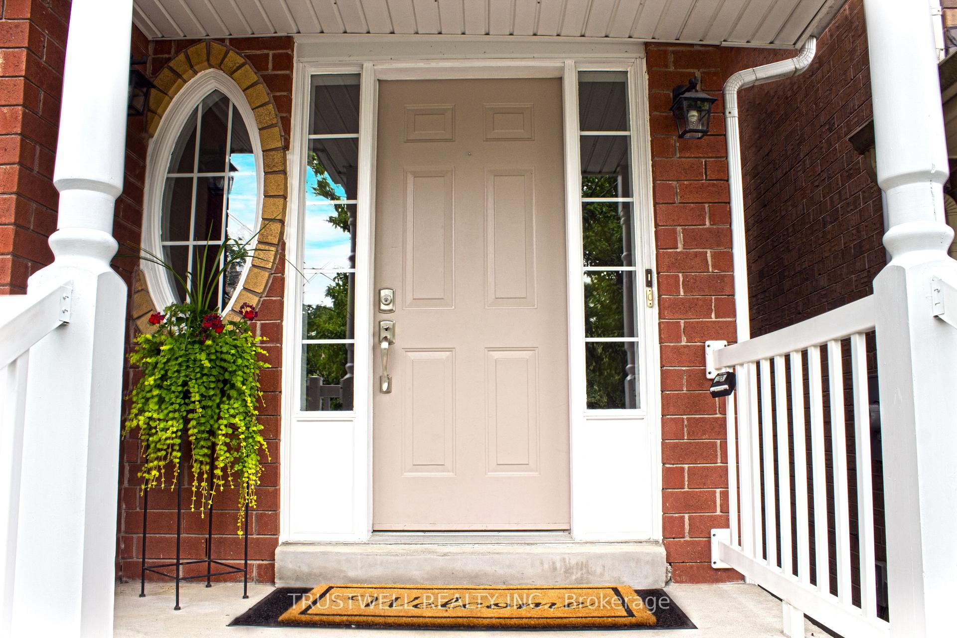 Photo 2 of 23 Wilson Street, Markham, Old Markham Village — HOMEH
