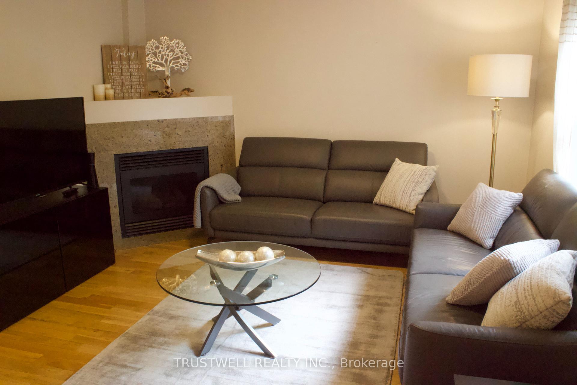 Photo 8 of 23 Wilson Street, Markham, Old Markham Village — HOMEH