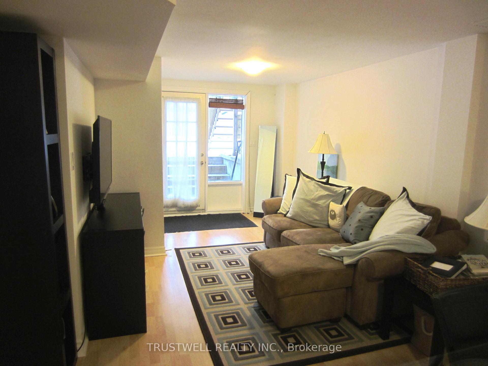 Photo 17 of 23 Wilson Street, Markham, Old Markham Village — HOMEH