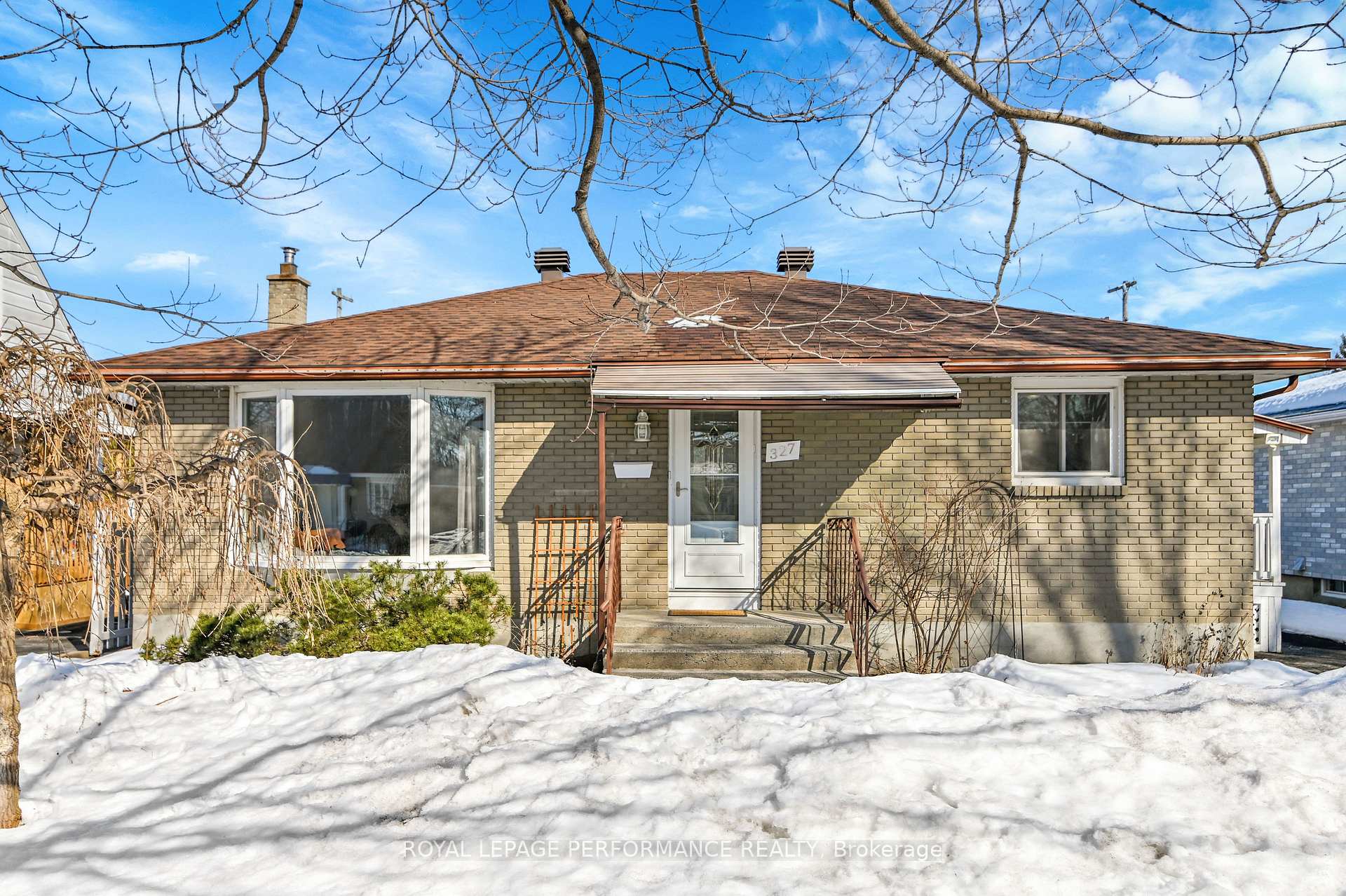 Photo 2 of 327 Fullerton Avenue, Ottawa, Overbrook/Castle Heights — HOMEH