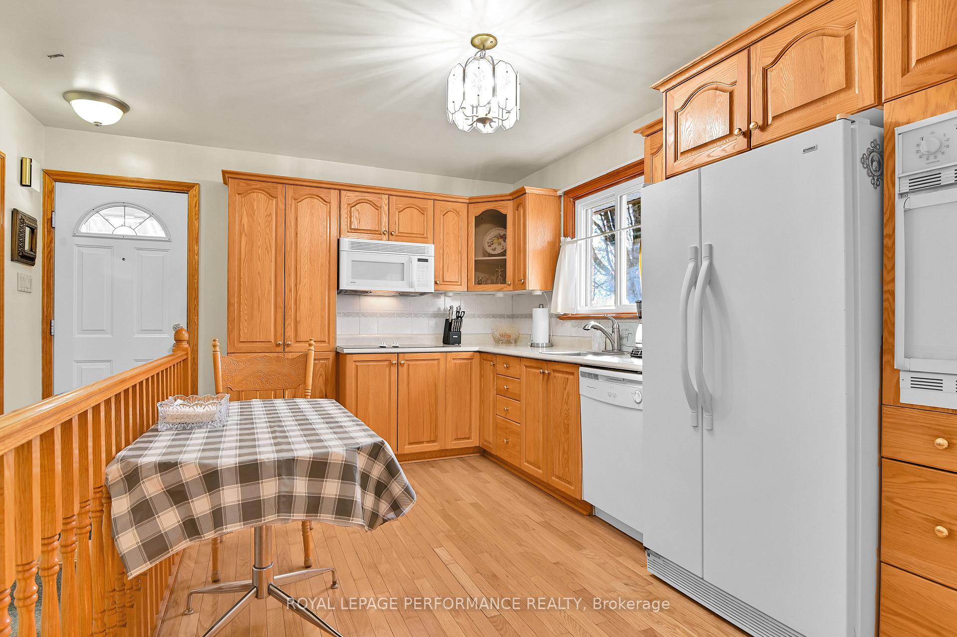 Photo 7 of 327 Fullerton Avenue, Ottawa, Overbrook/Castle Heights — HOMEH