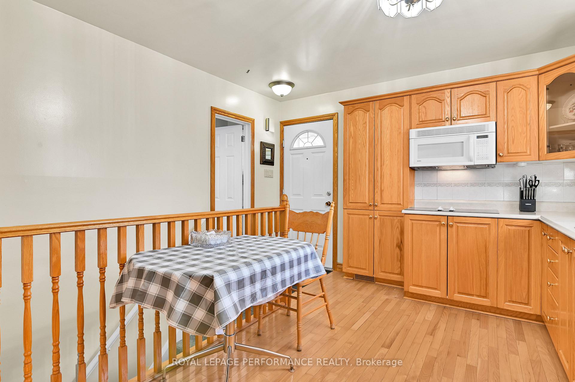 Photo 8 of 327 Fullerton Avenue, Ottawa, Overbrook/Castle Heights — HOMEH
