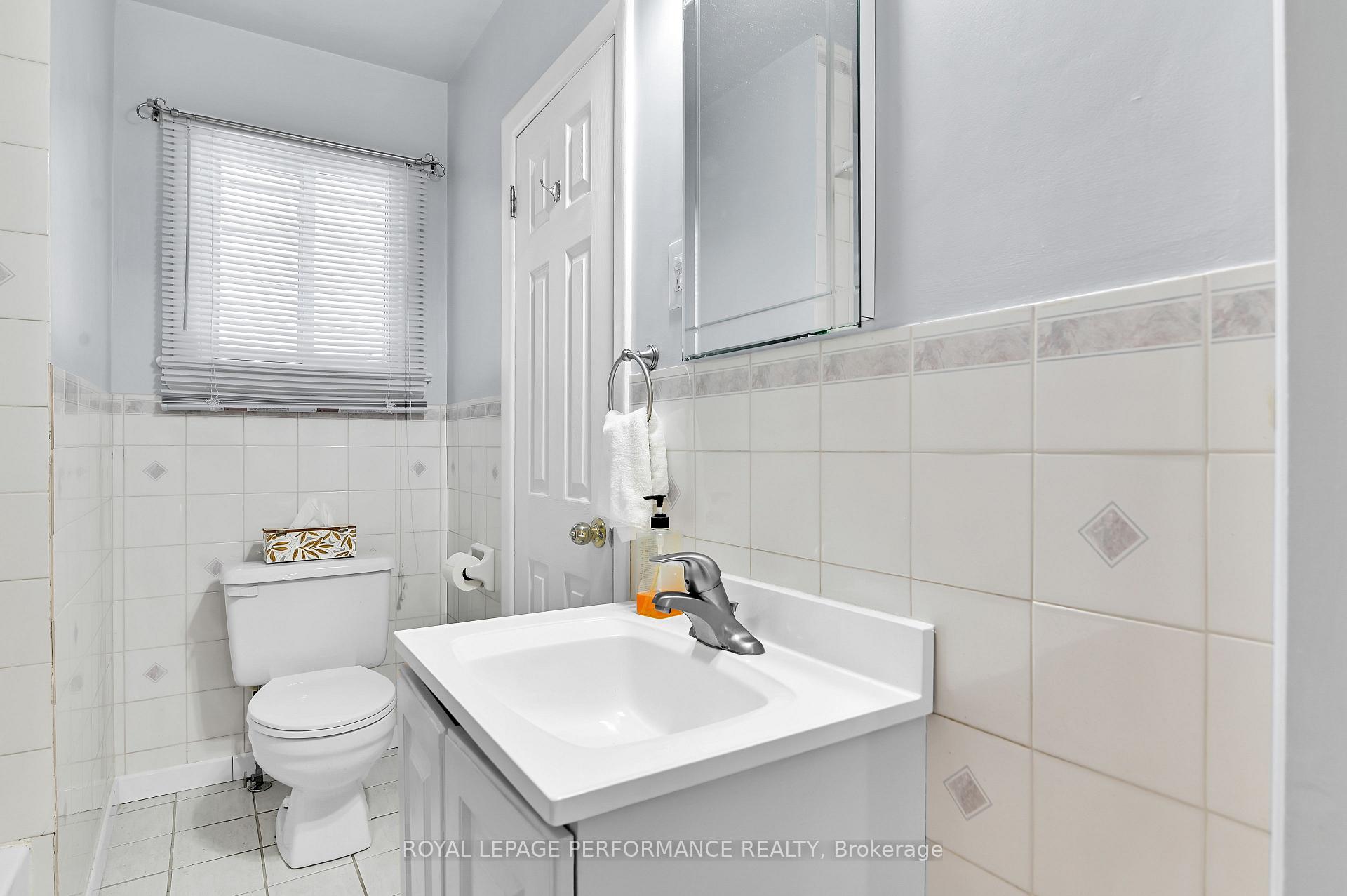 Photo 17 of 327 Fullerton Avenue, Ottawa, Overbrook/Castle Heights — HOMEH