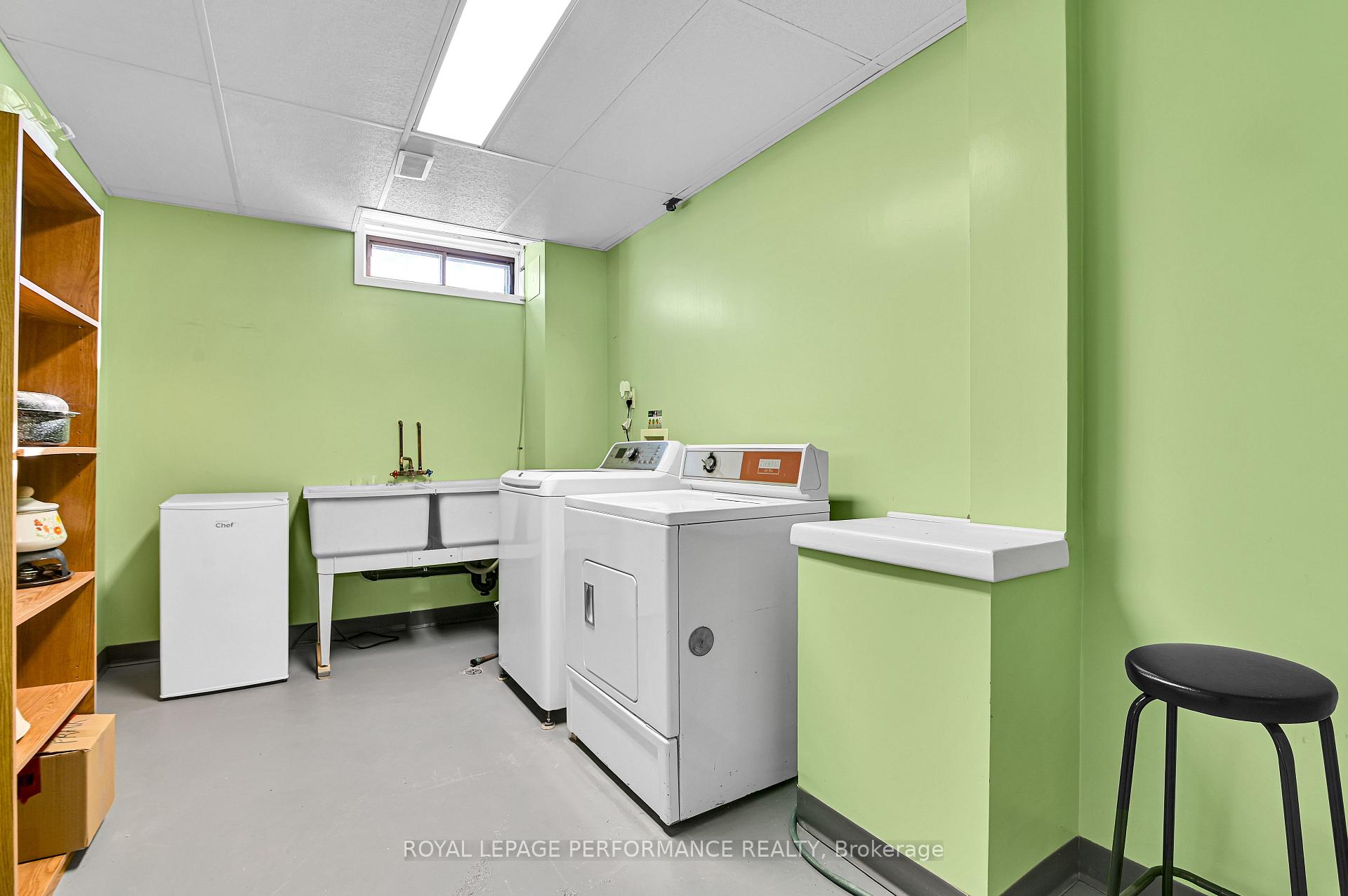 Photo 23 of 327 Fullerton Avenue, Ottawa, Overbrook/Castle Heights — HOMEH