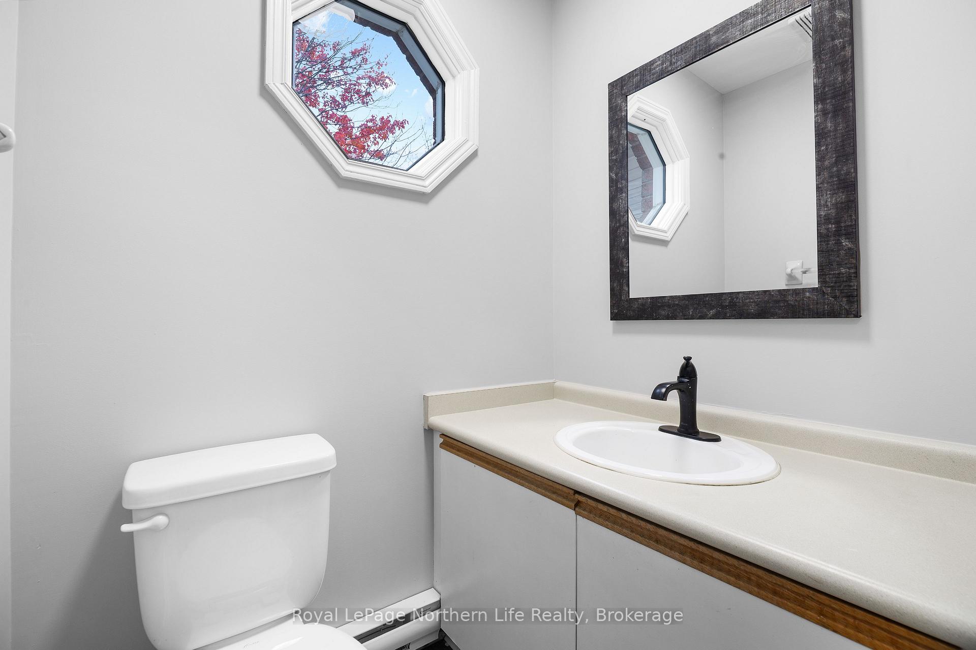 Photo 8 of 348 Champlain Street, North Bay, College Heights — HOMEH
