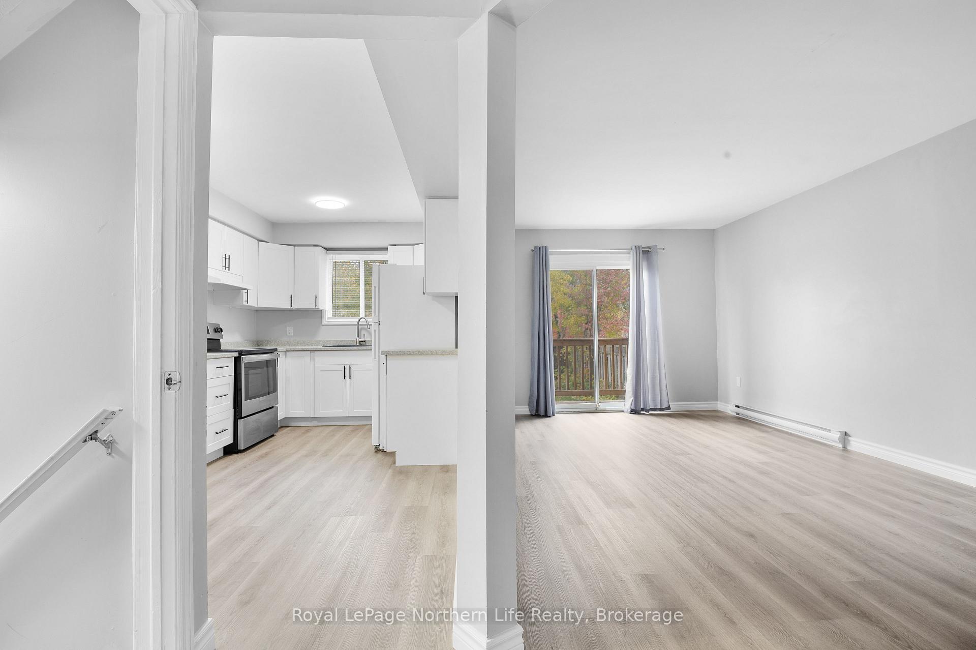 Photo 9 of 348 Champlain Street, North Bay, College Heights — HOMEH
