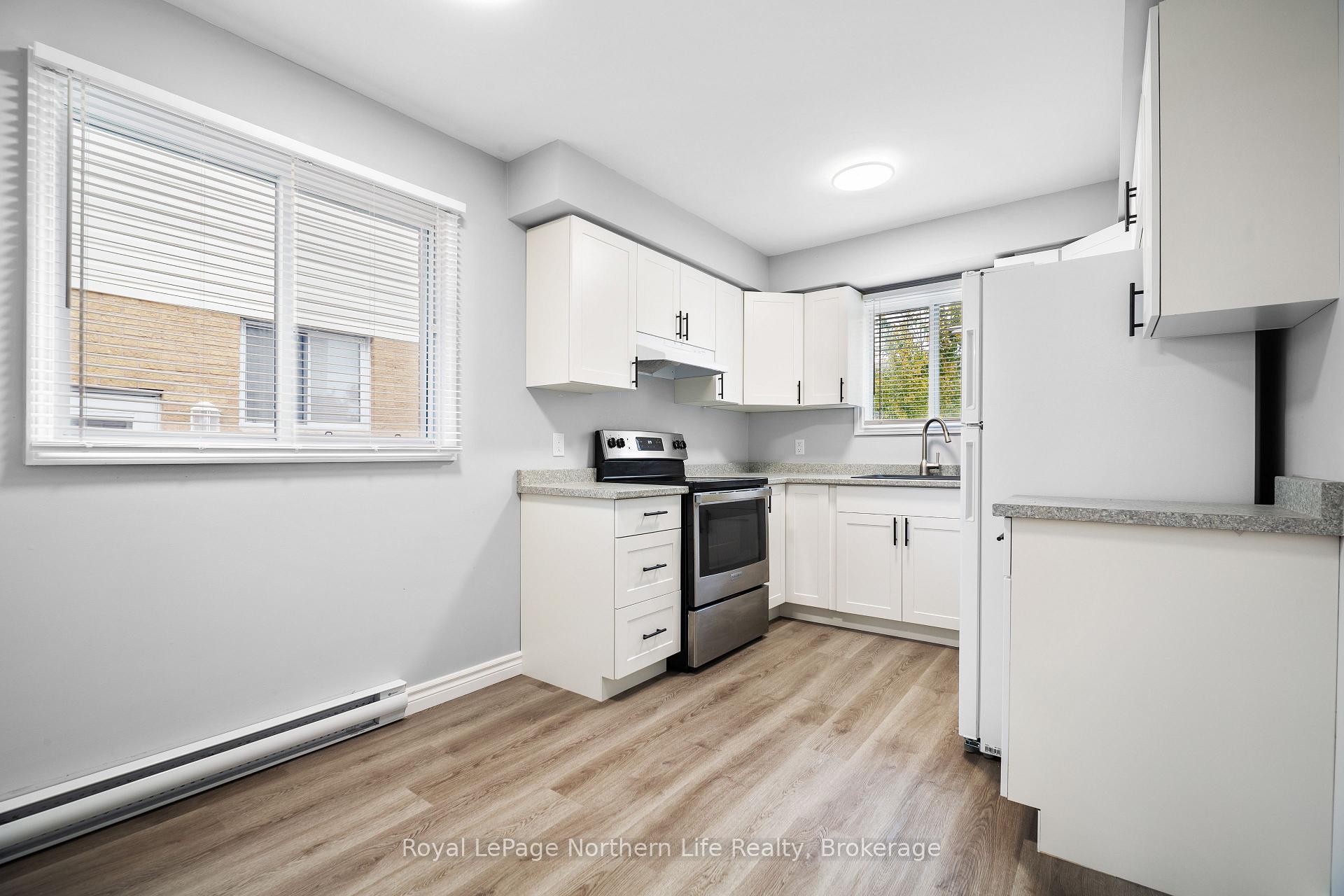 Photo 15 of 348 Champlain Street, North Bay, College Heights — HOMEH