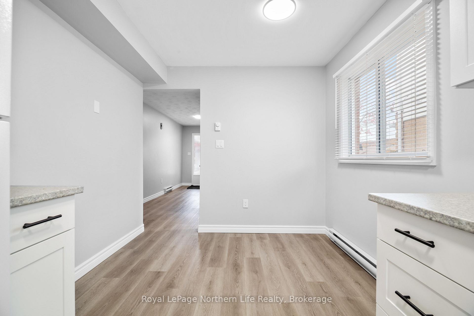 Photo 18 of 348 Champlain Street, North Bay, College Heights — HOMEH