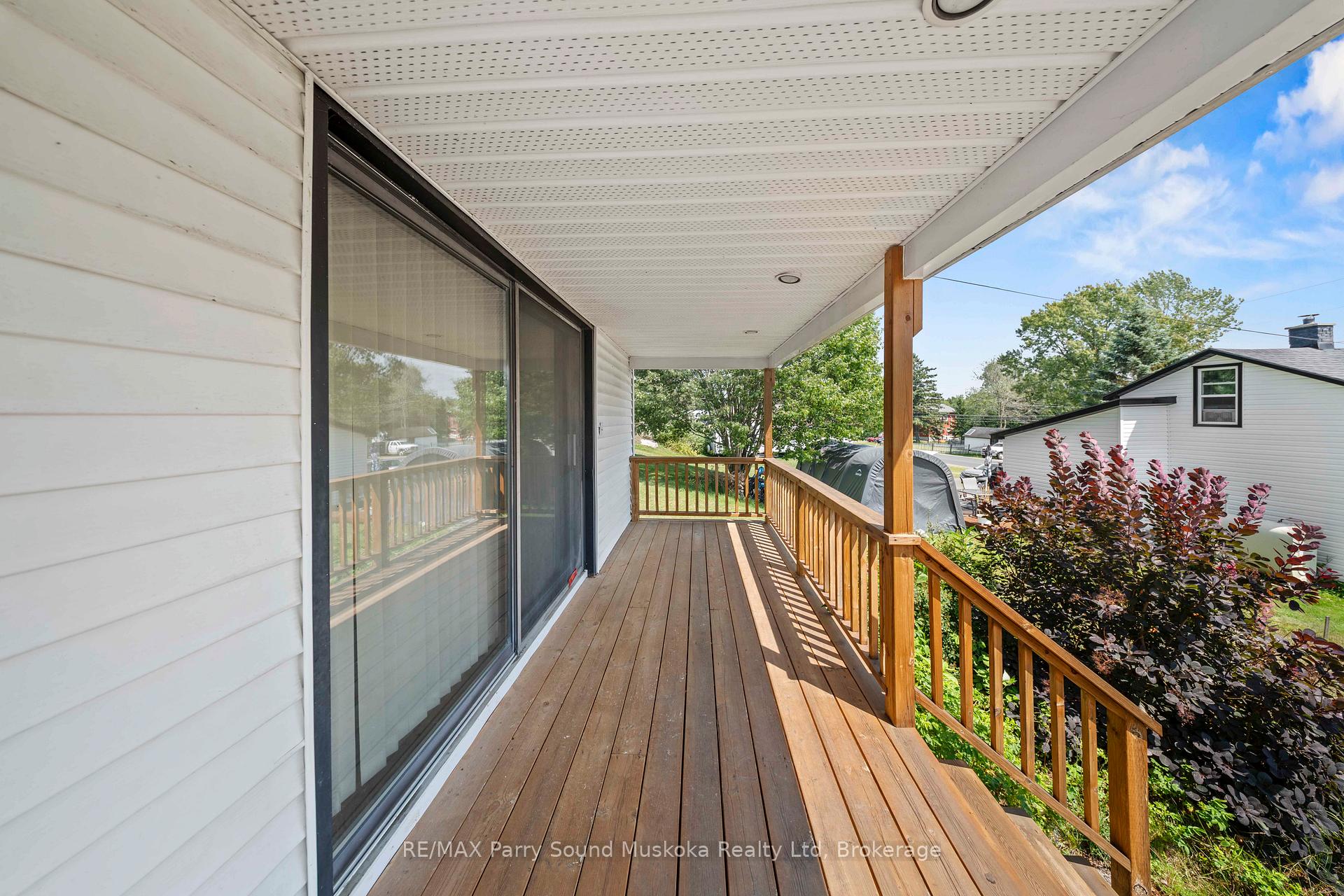 Photo 5 of 1027 Riverside Drive, Parry Sound Remote Area, Wallbridge — HOMEH