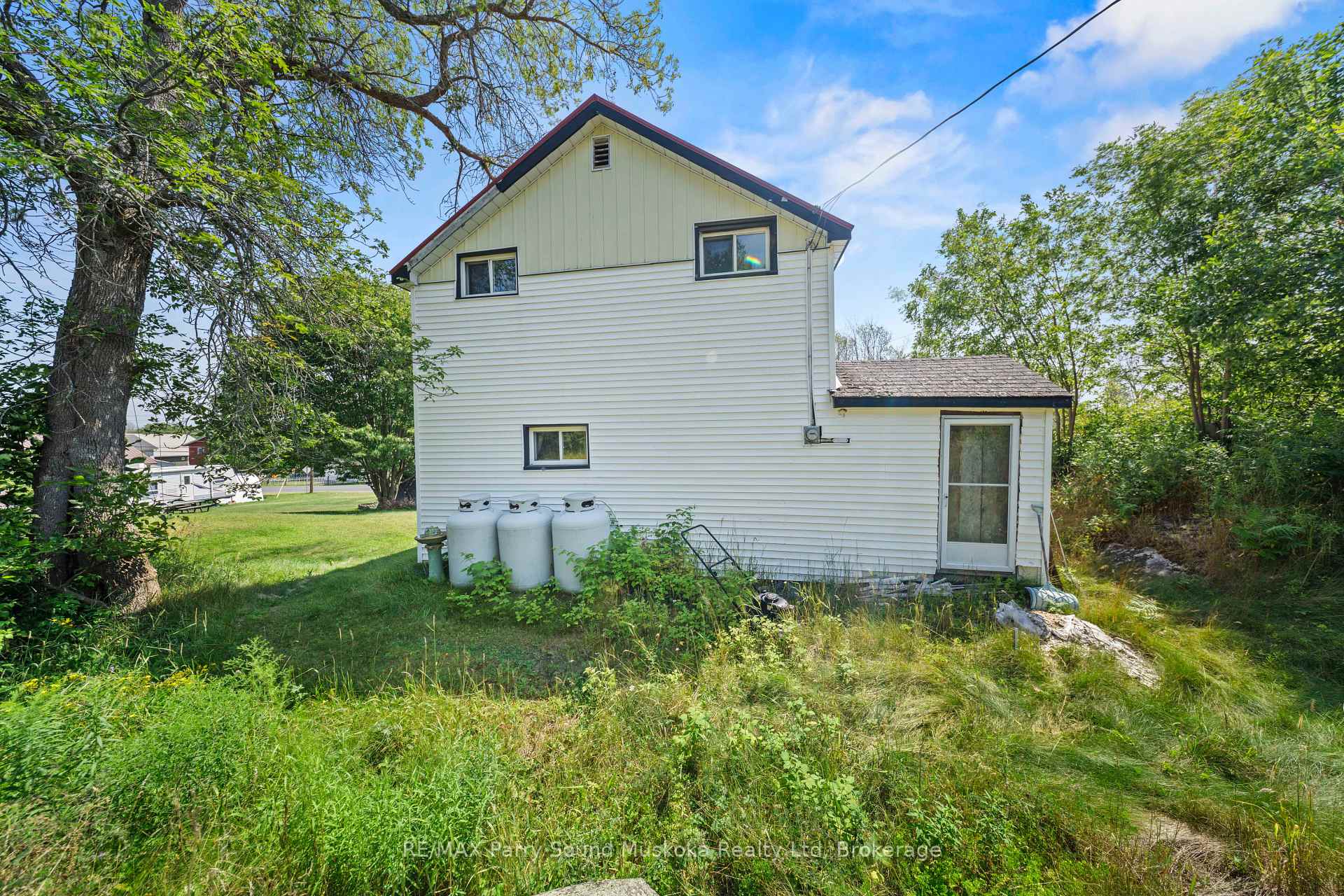 Photo 6 of 1027 Riverside Drive, Parry Sound Remote Area, Wallbridge — HOMEH