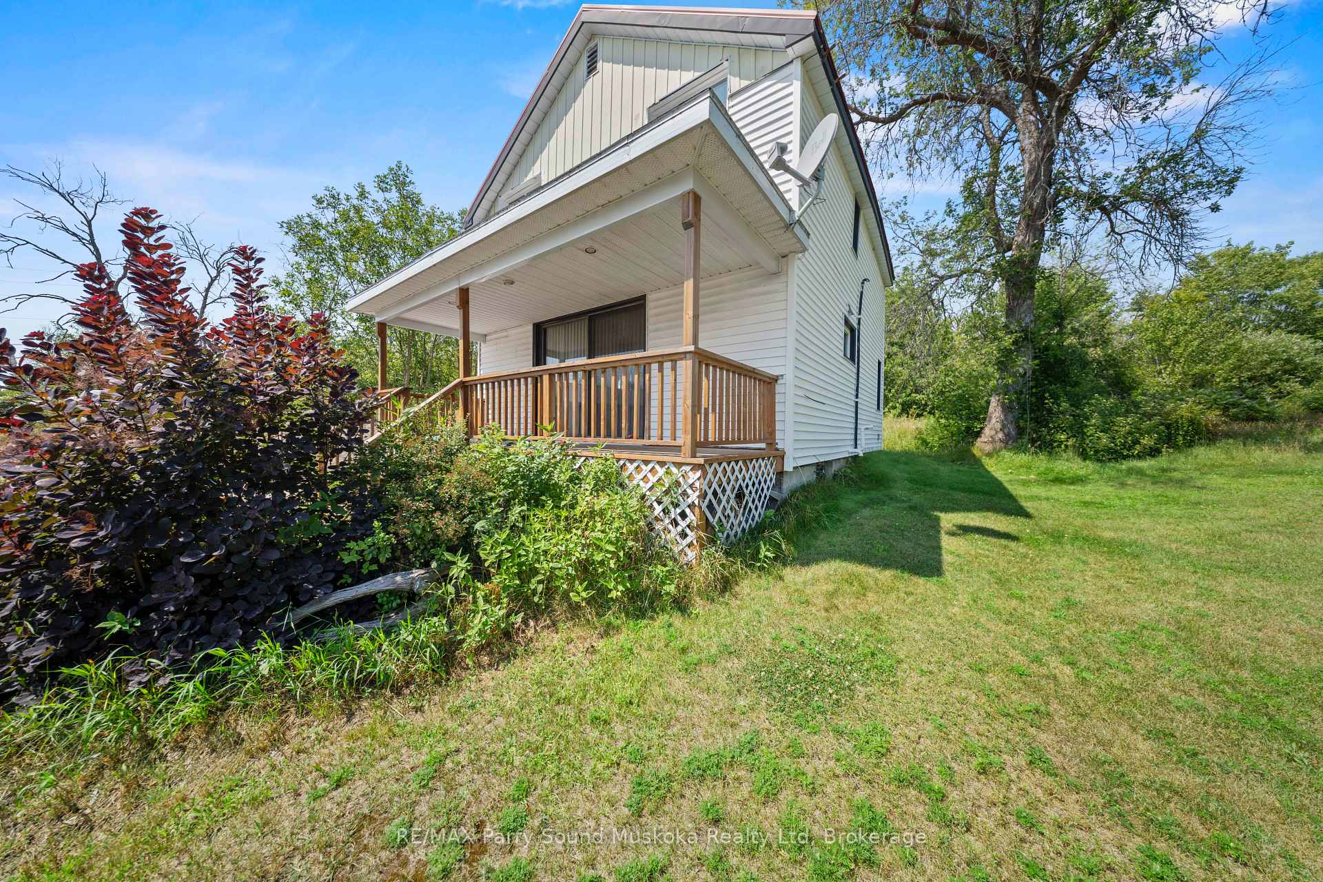 Photo 13 of 1027 Riverside Drive, Parry Sound Remote Area, Wallbridge — HOMEH