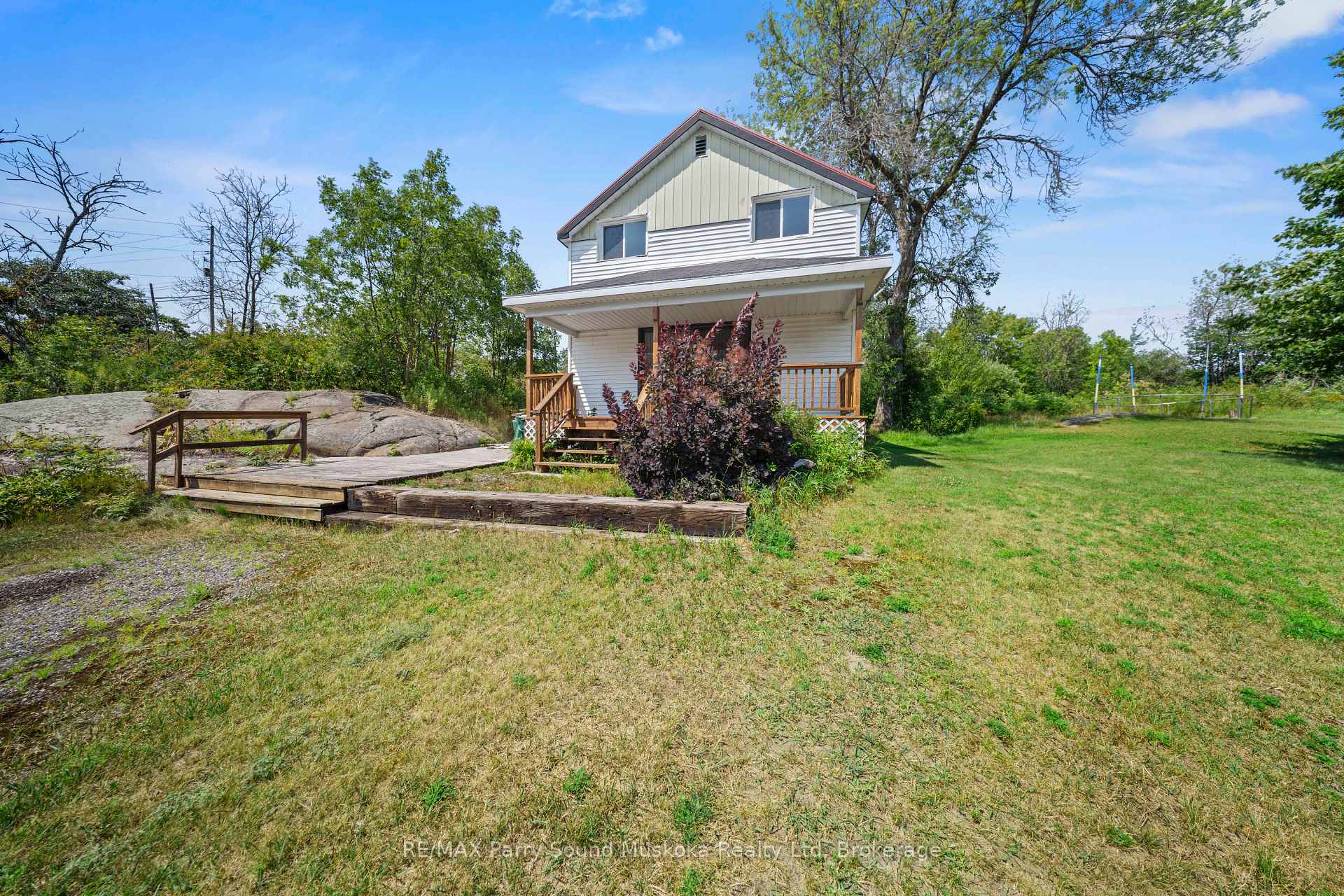 Photo 21 of 1027 Riverside Drive, Parry Sound Remote Area, Wallbridge — HOMEH