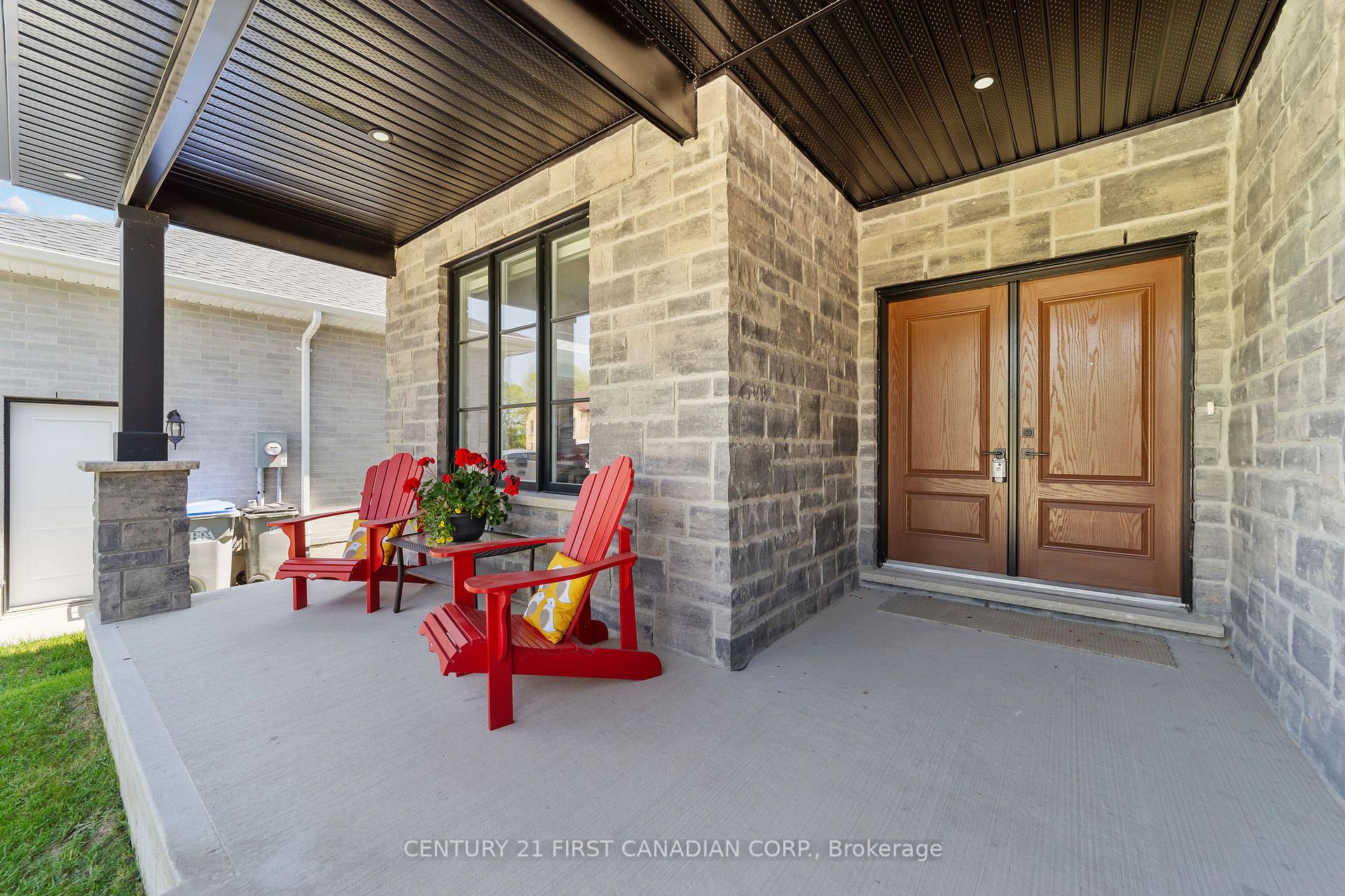 Photo 5 of 88 Queen Street, North Middlesex, Alisa Craig — HOMEH