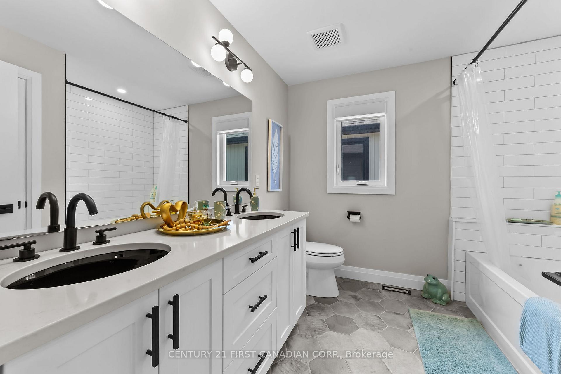 Photo 24 of 88 Queen Street, North Middlesex, Alisa Craig — HOMEH