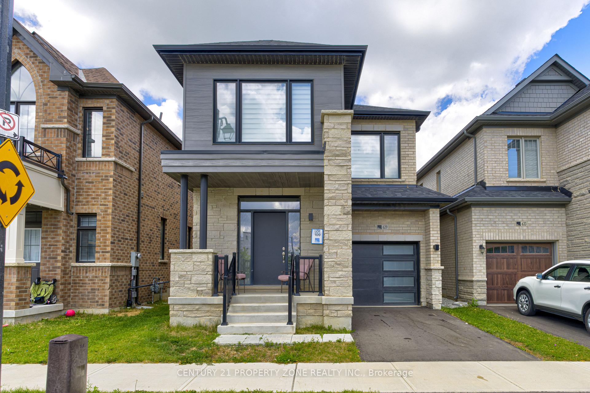 Photo 2 of 629 Etheridge Avenue, Milton, Cobban — HOMEH