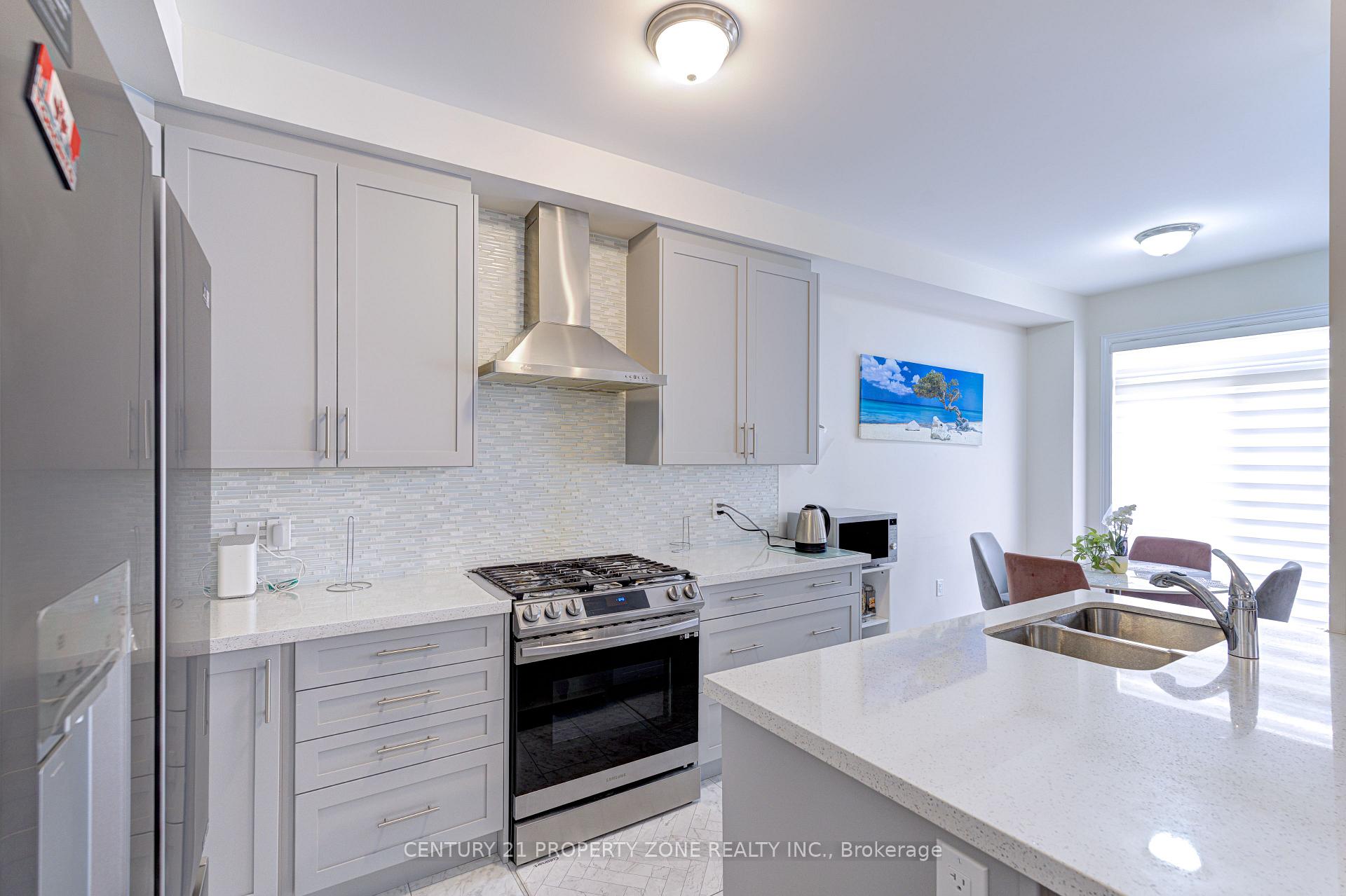 Photo 10 of 629 Etheridge Avenue, Milton, Cobban — HOMEH