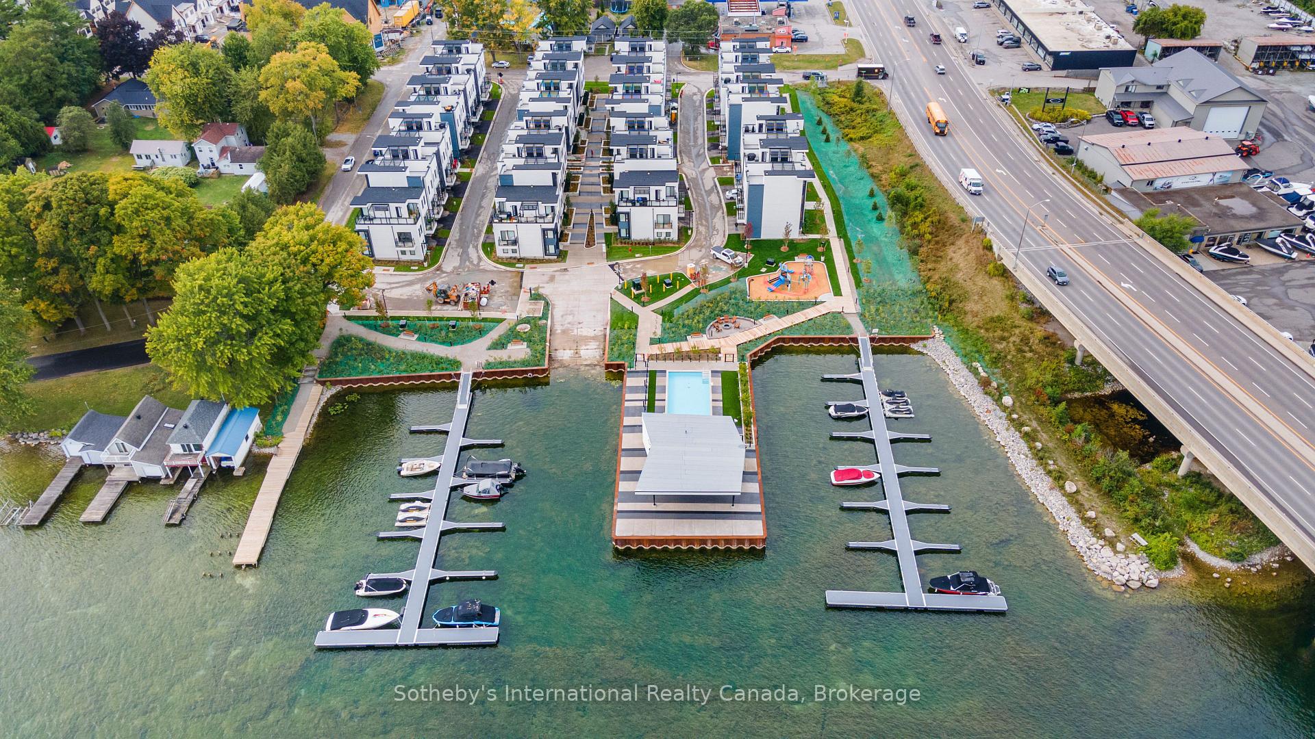 Photo 24 of 19 Mariner'S Pier Way, Orillia — HOMEH