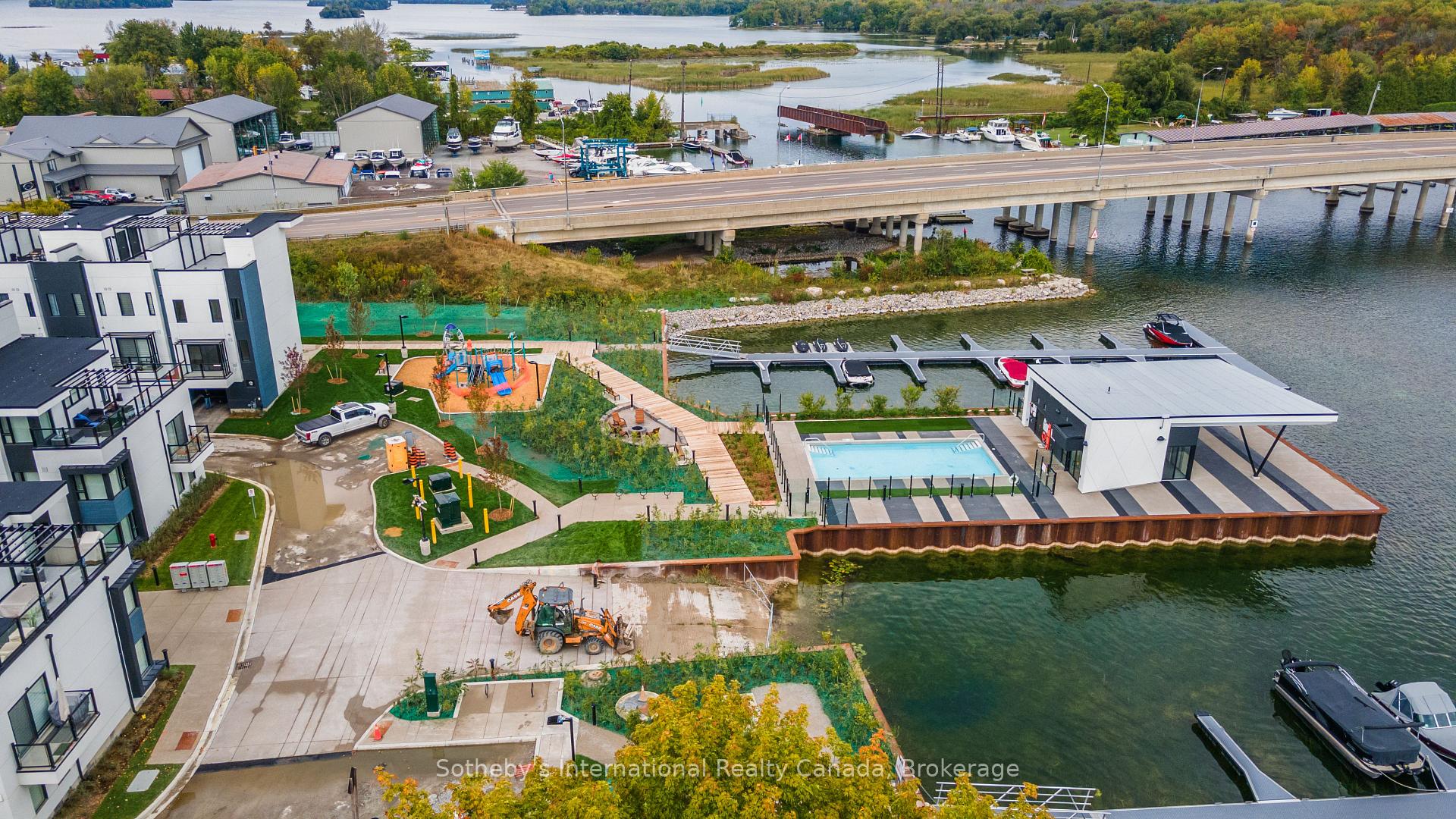 Photo 26 of 19 Mariner'S Pier Way, Orillia — HOMEH