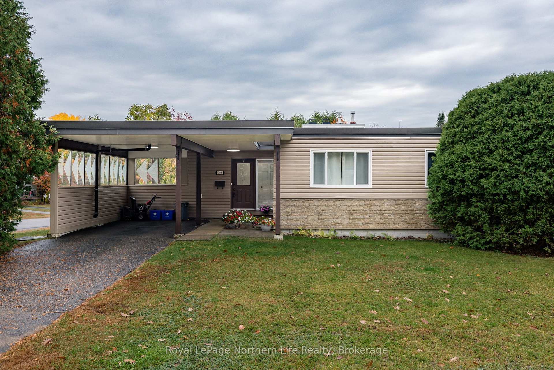 Photo 1 of 300 Leonard Street, North Bay, College Heights — HOMEH