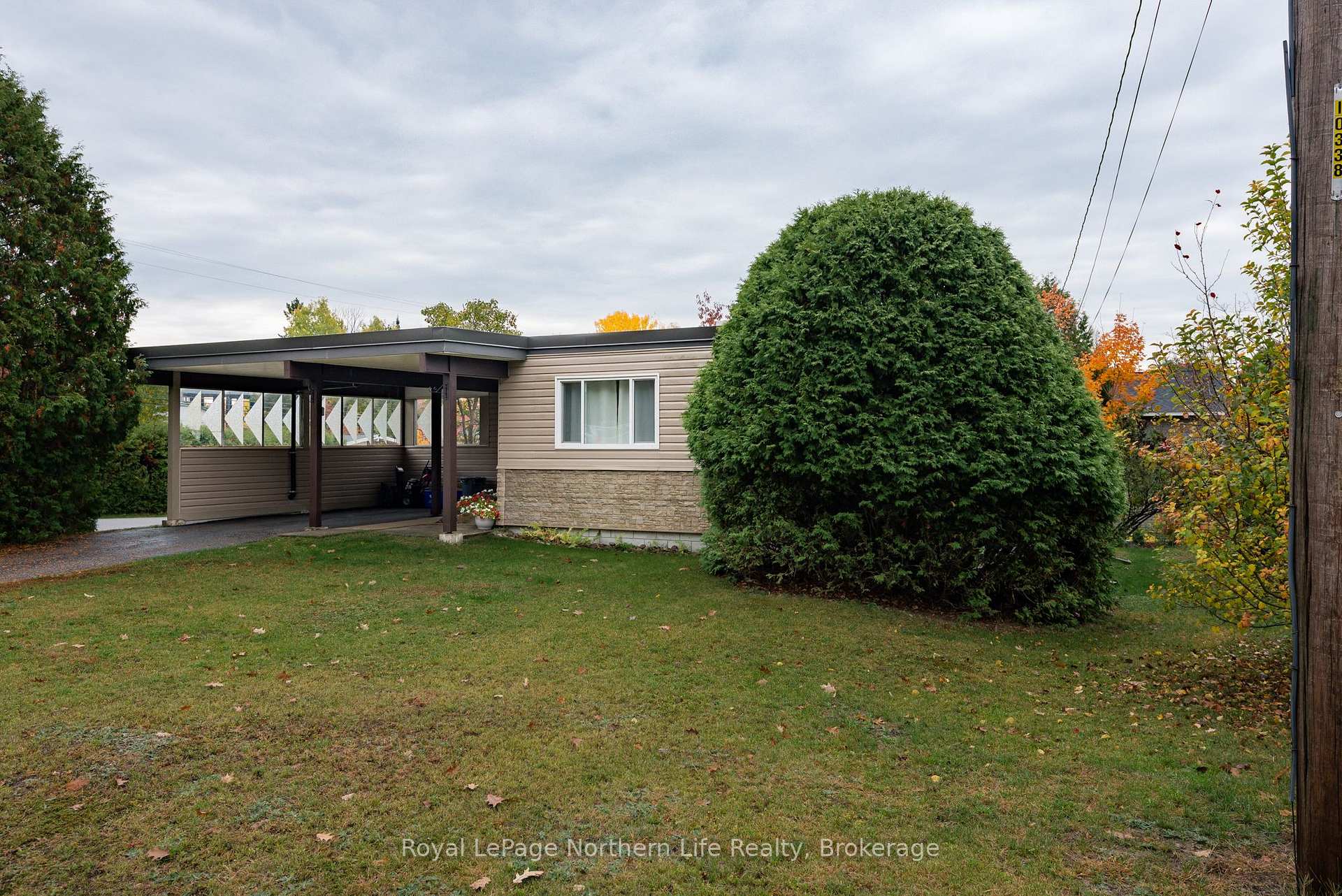 Photo 2 of 300 Leonard Street, North Bay, College Heights — HOMEH