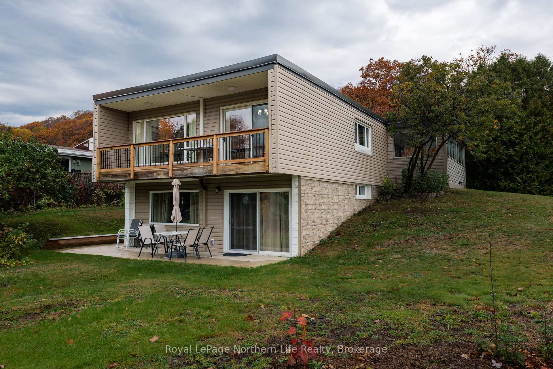 Photo 4 of 300 Leonard Street, North Bay, College Heights — HOMEH