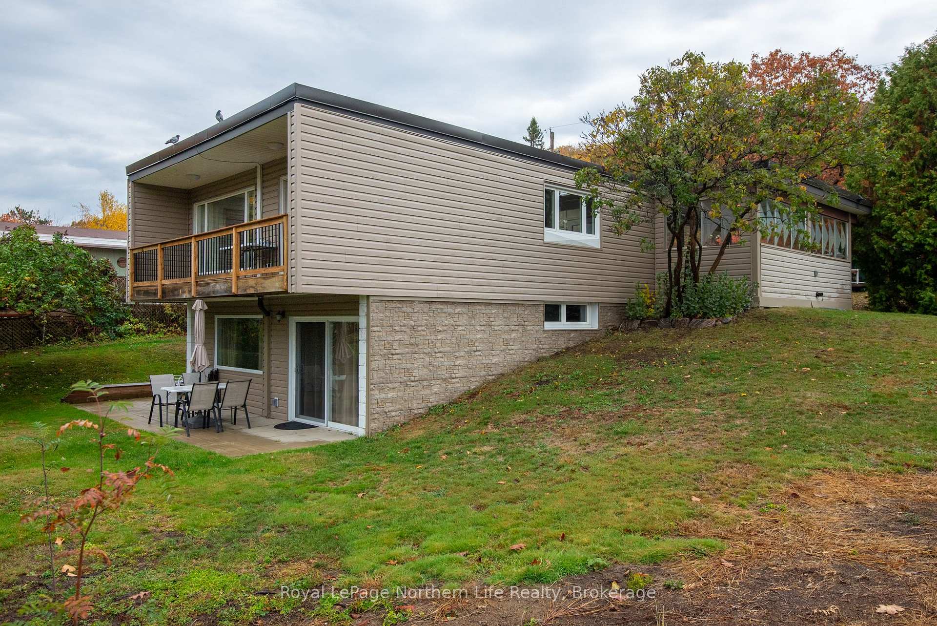 Photo 5 of 300 Leonard Street, North Bay, College Heights — HOMEH