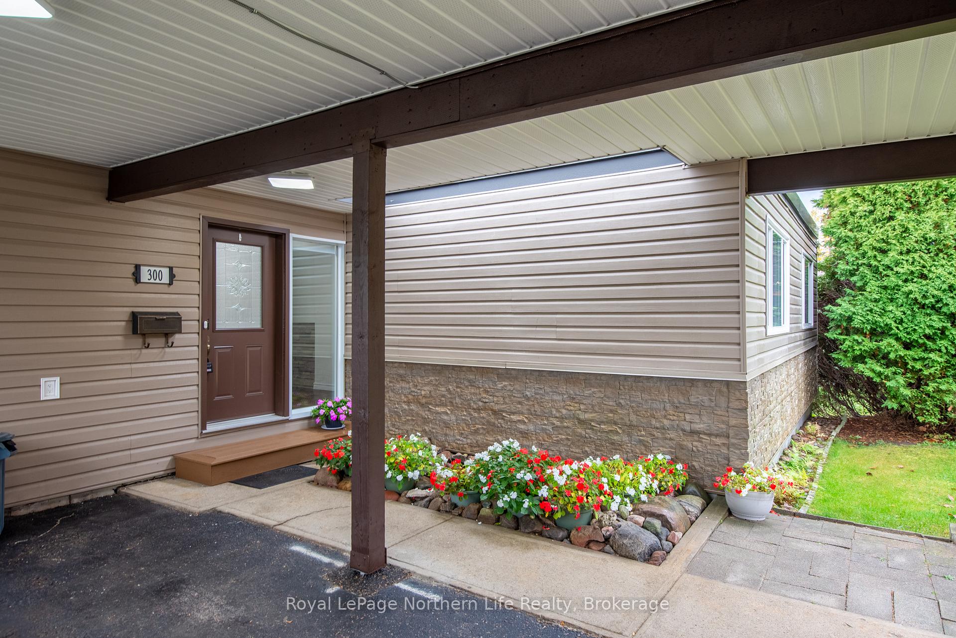 Photo 6 of 300 Leonard Street, North Bay, College Heights — HOMEH