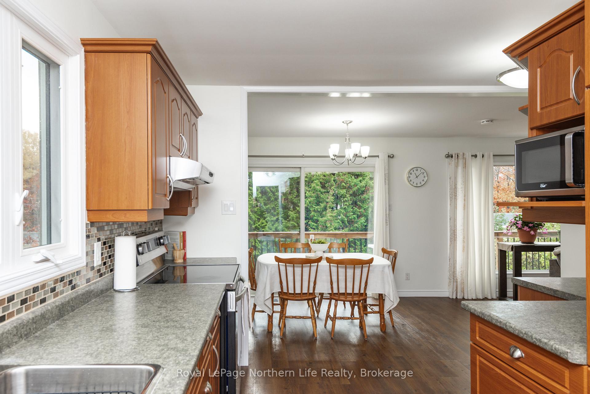 Photo 18 of 300 Leonard Street, North Bay, College Heights — HOMEH