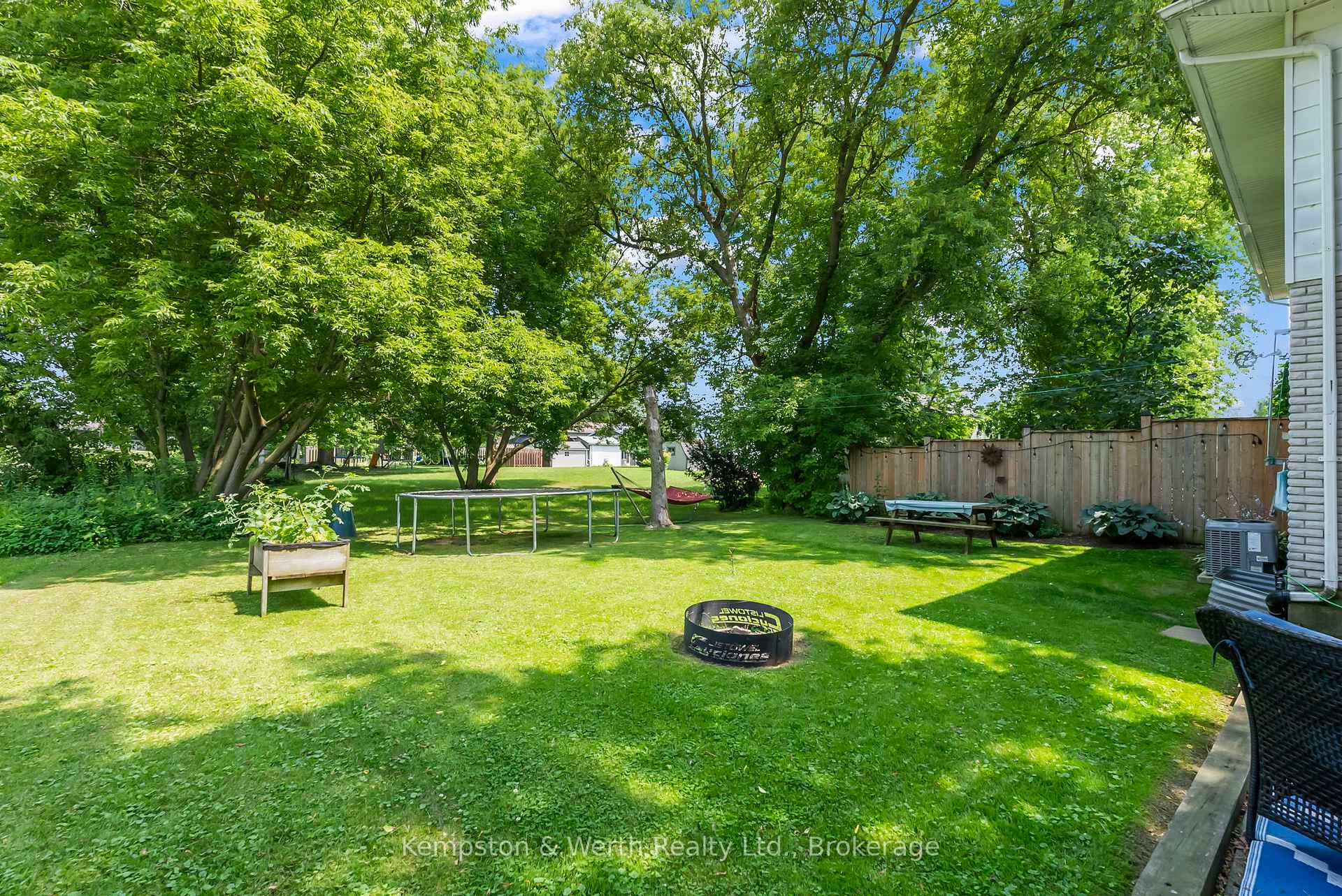 Photo 31 of 721 John Street W, North Perth, Listowel — HOMEH