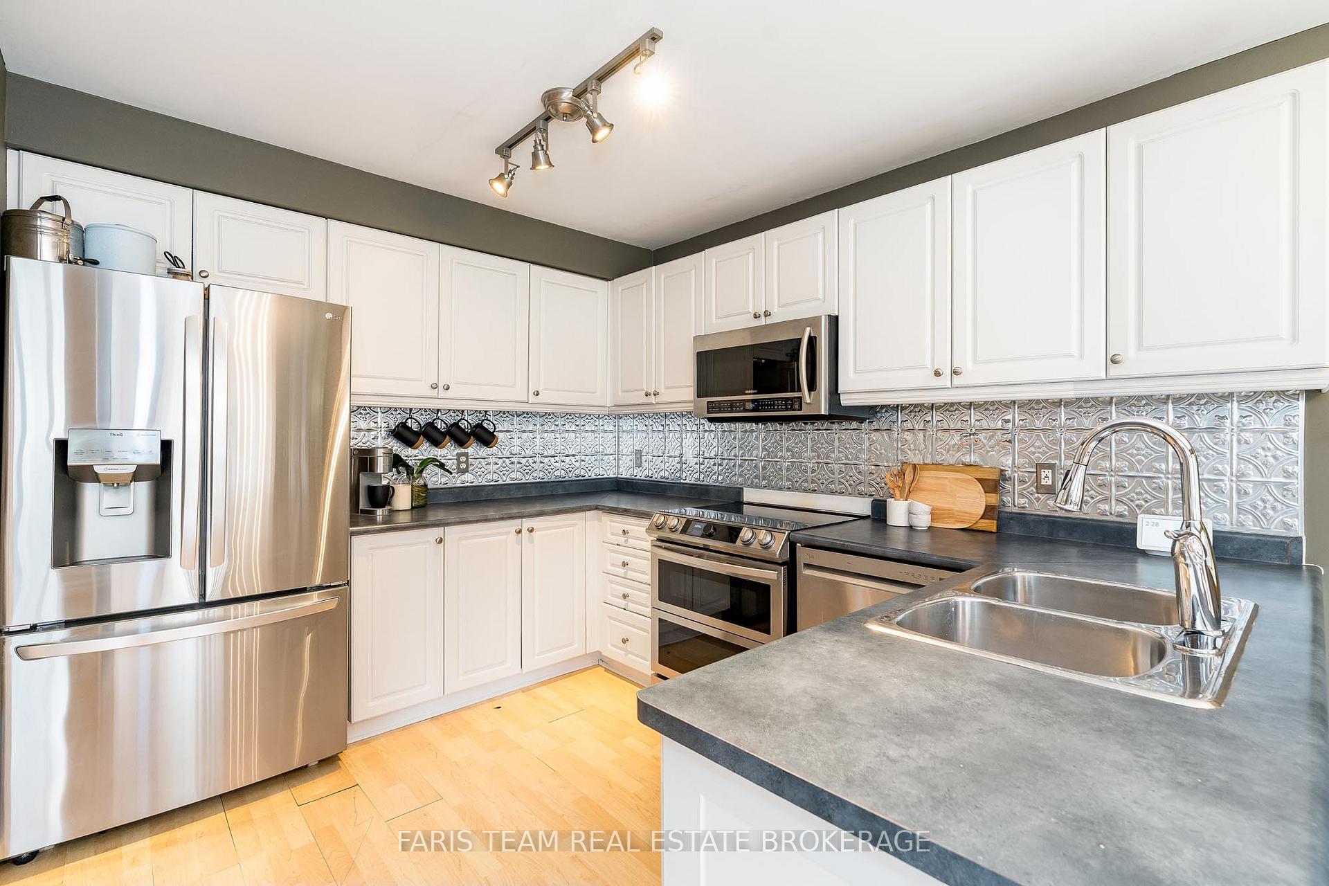 Photo 4 of 6 Julia Crescent, Orillia — HOMEH