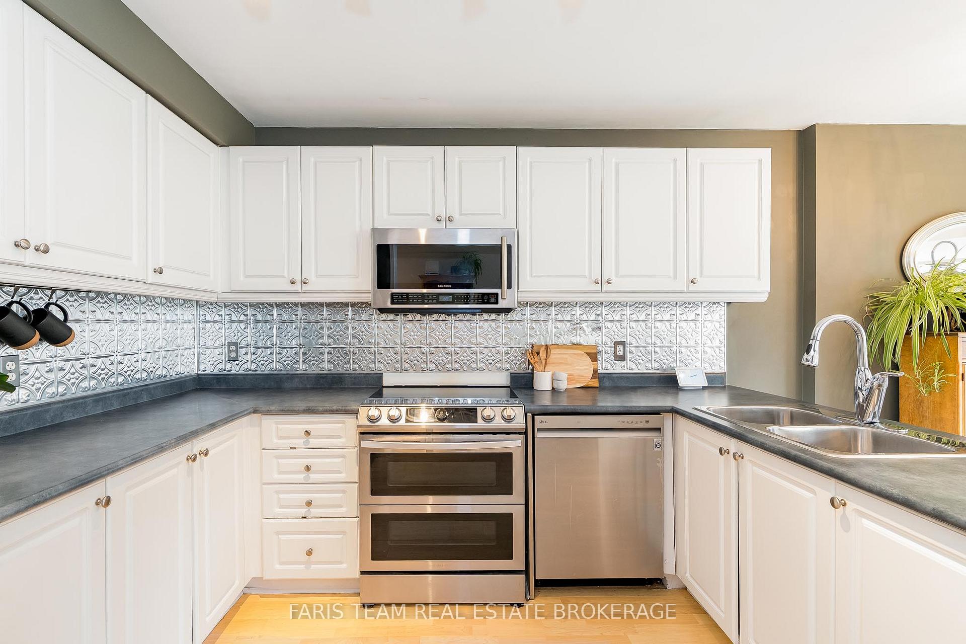 Photo 5 of 6 Julia Crescent, Orillia — HOMEH