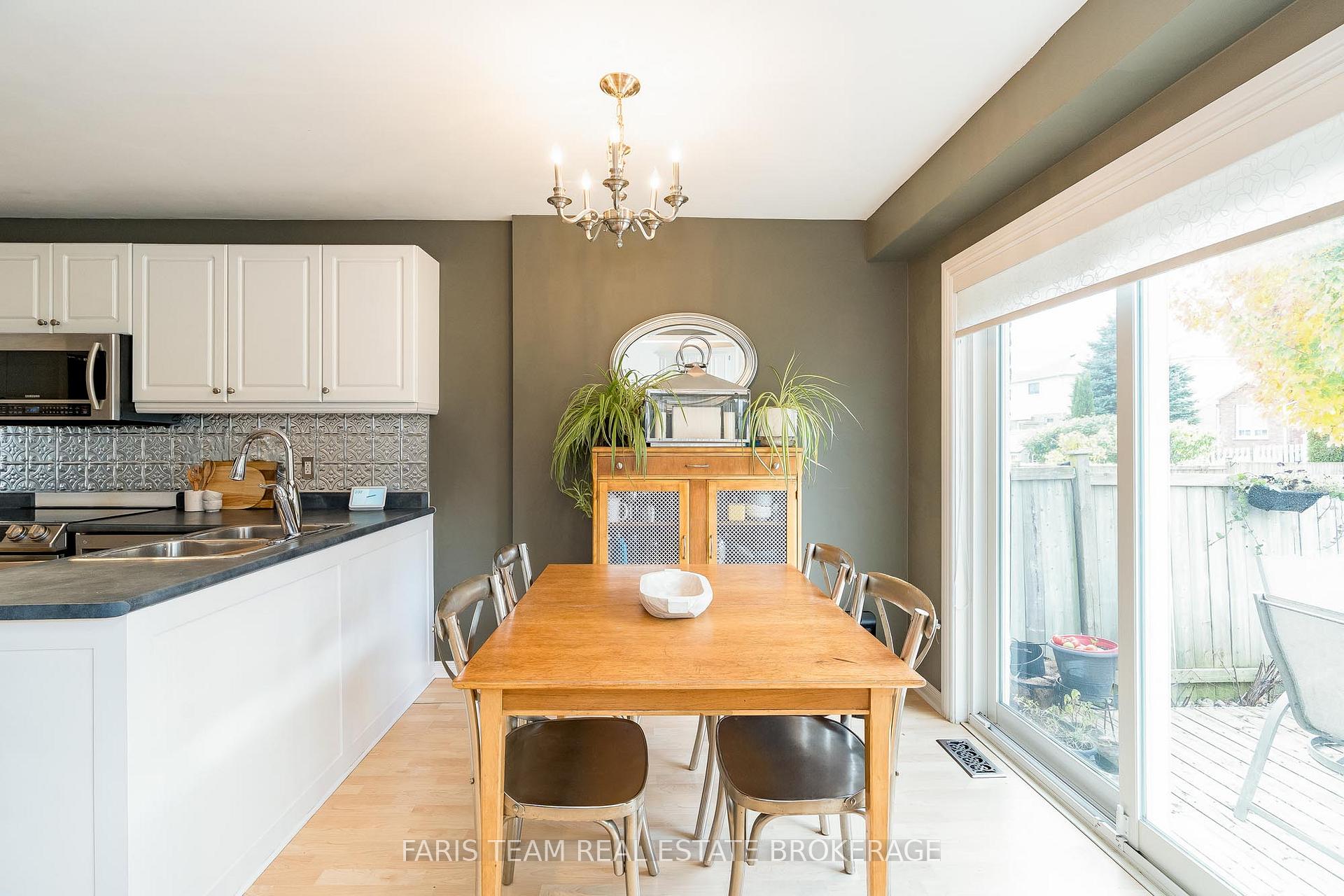 Photo 8 of 6 Julia Crescent, Orillia — HOMEH