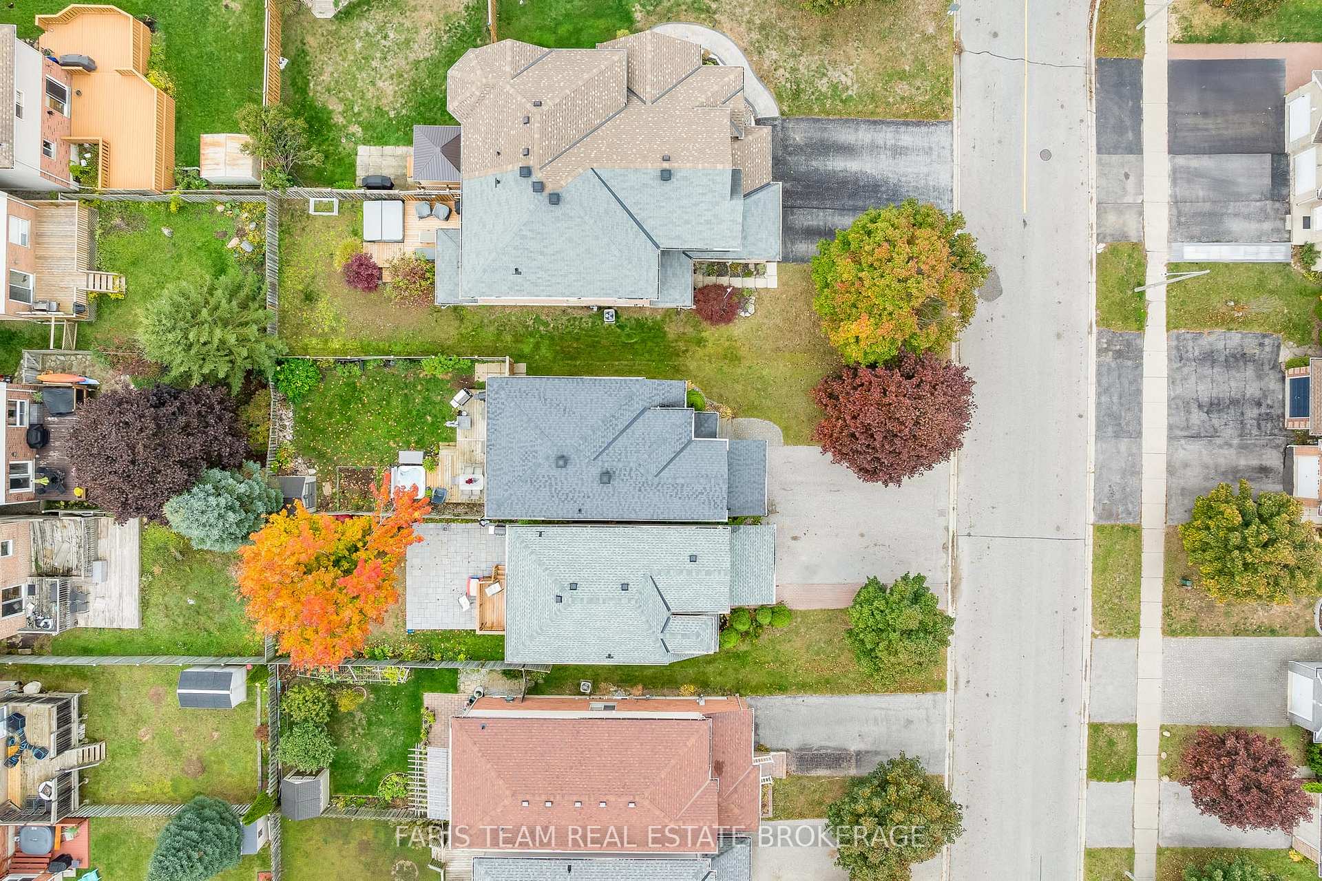 Photo 31 of 6 Julia Crescent, Orillia — HOMEH