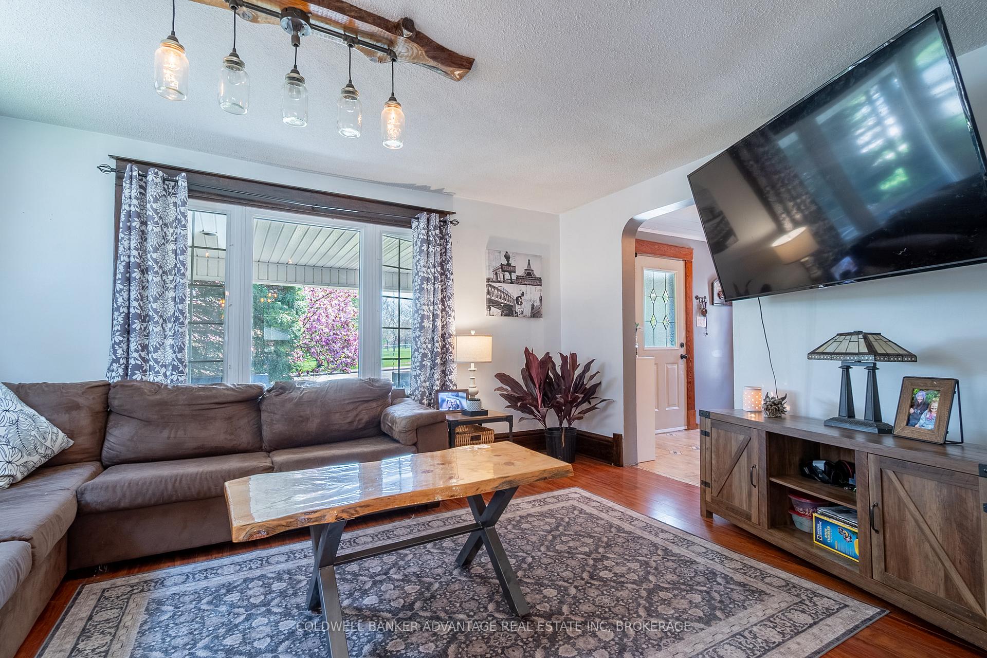 Photo 8 of 17 Port Robinson Road, Pelham, Fonthill — HOMEH