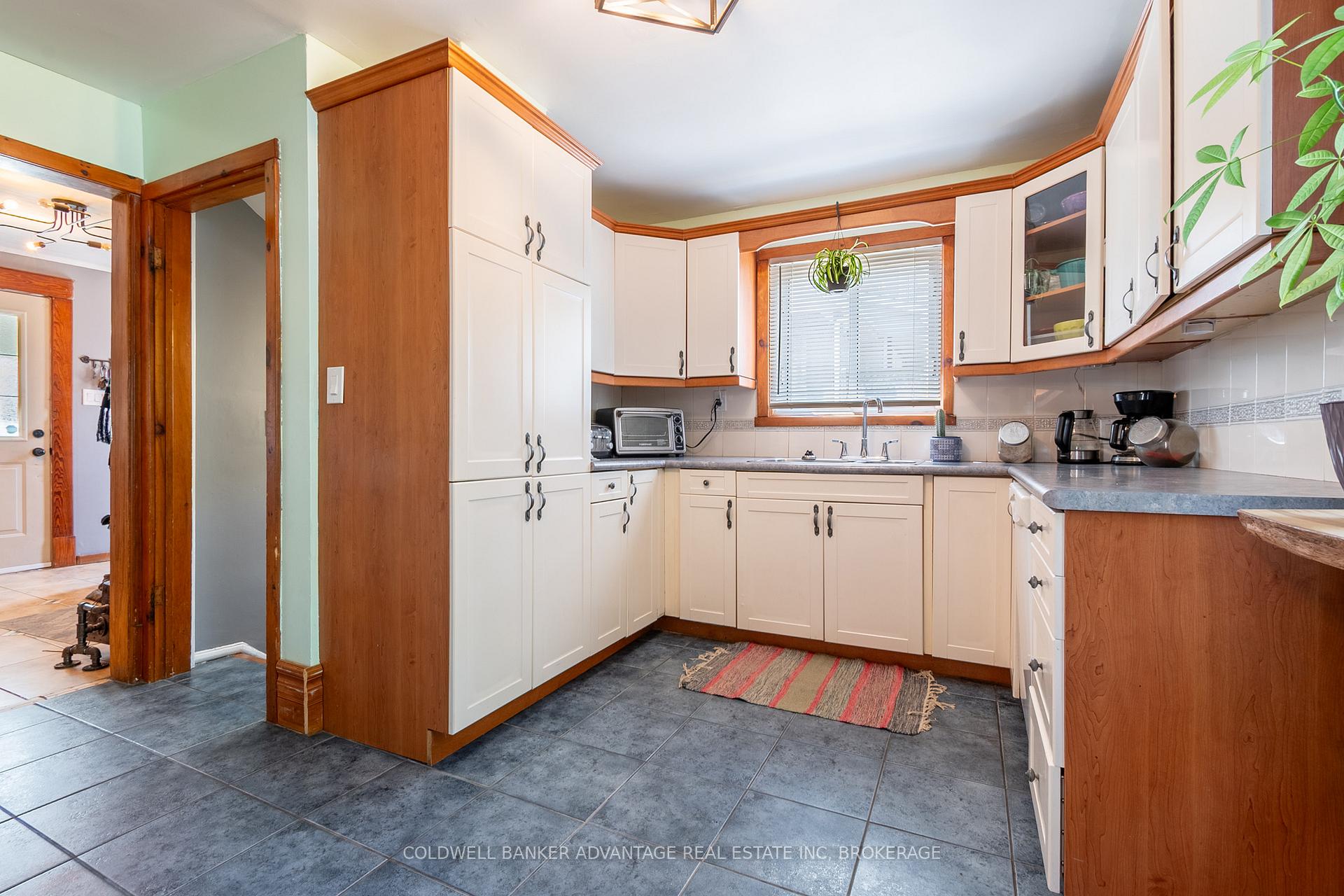 Photo 12 of 17 Port Robinson Road, Pelham, Fonthill — HOMEH