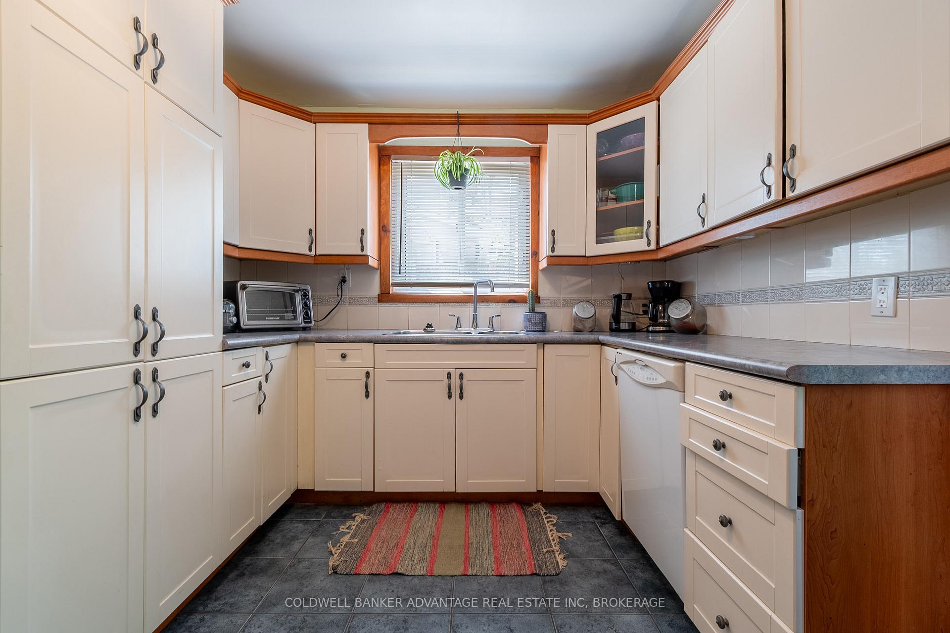 Photo 13 of 17 Port Robinson Road, Pelham, Fonthill — HOMEH