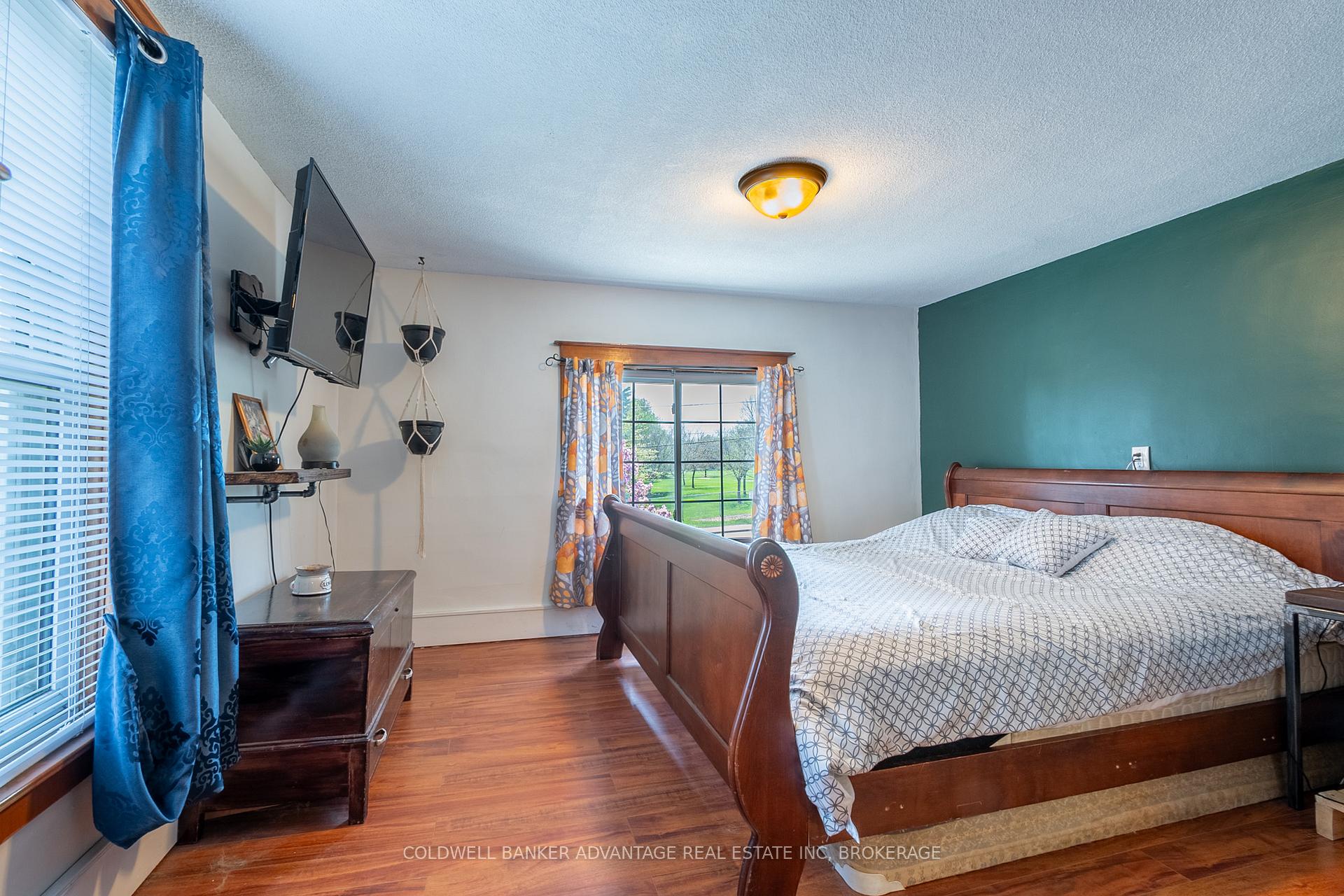 Photo 15 of 17 Port Robinson Road, Pelham, Fonthill — HOMEH