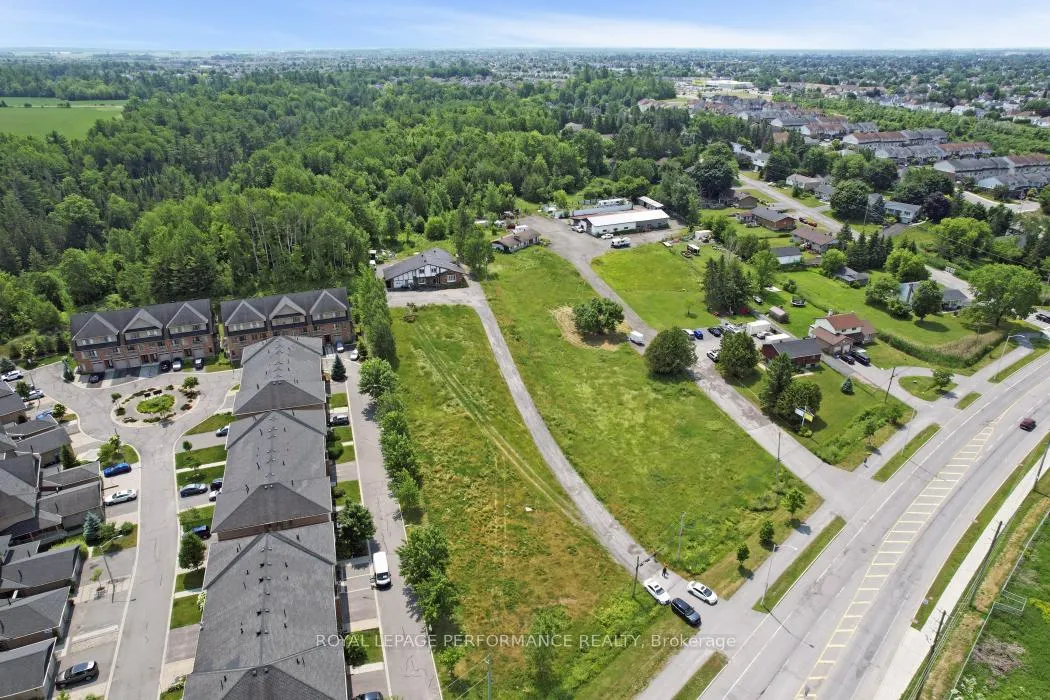 Photo 5 of 1016 Old Montreal Road, Ottawa, Springridge/East Village — HOMEH