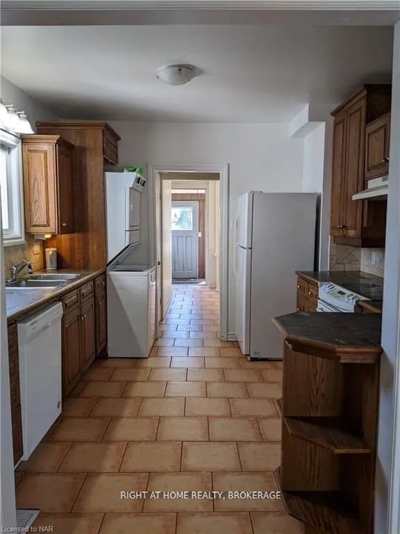 Photo 6 of Unit A, 6153 william Street, Niagara Falls, Cherrywood — HOMEH