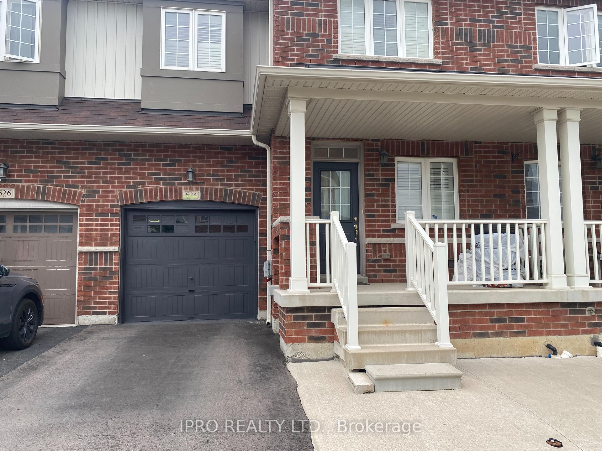 Front of 624 Murray Meadows Place