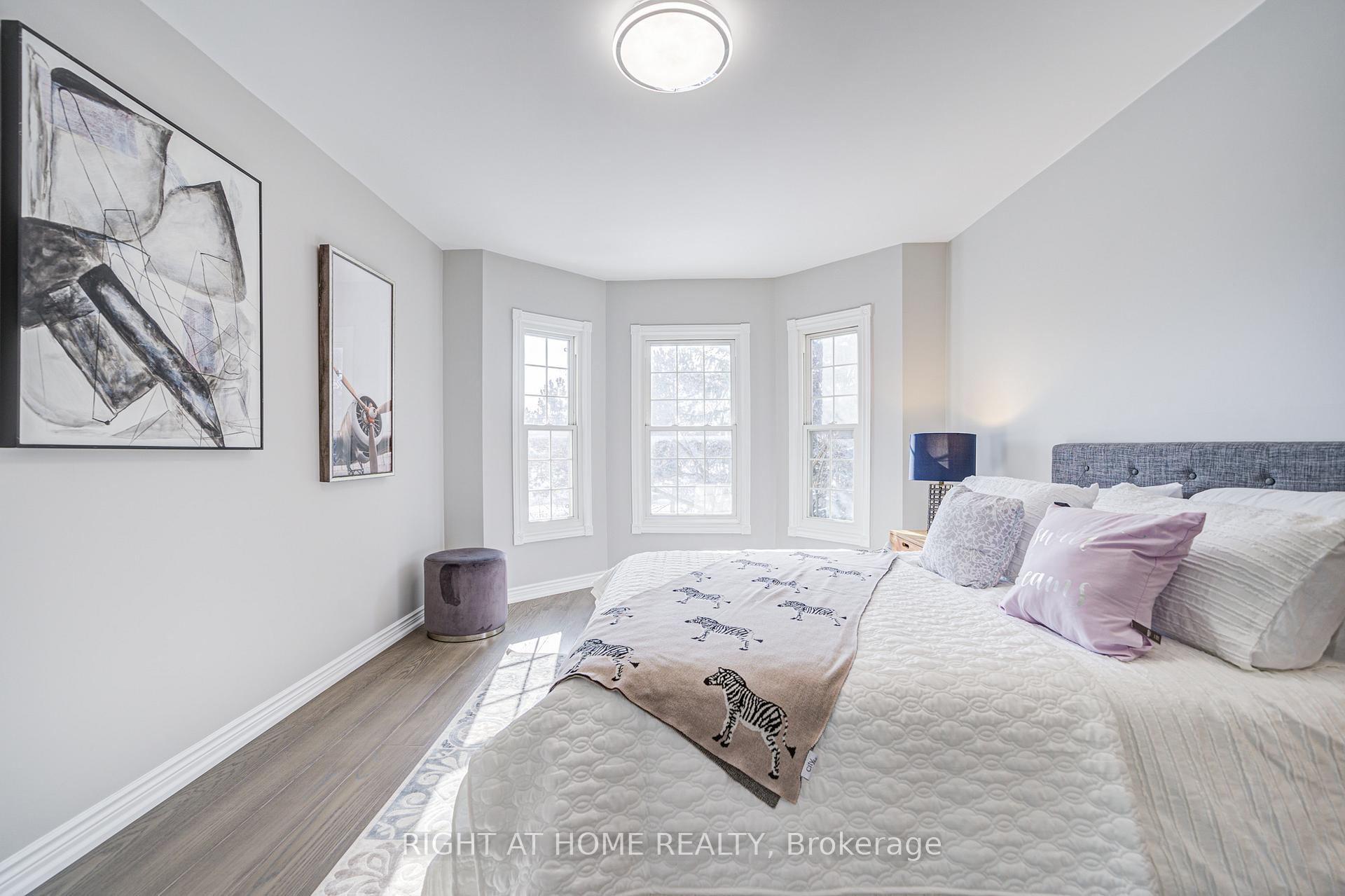 Photo 13 of 124 John Button Boulevard, Markham, Buttonville — HOMEH