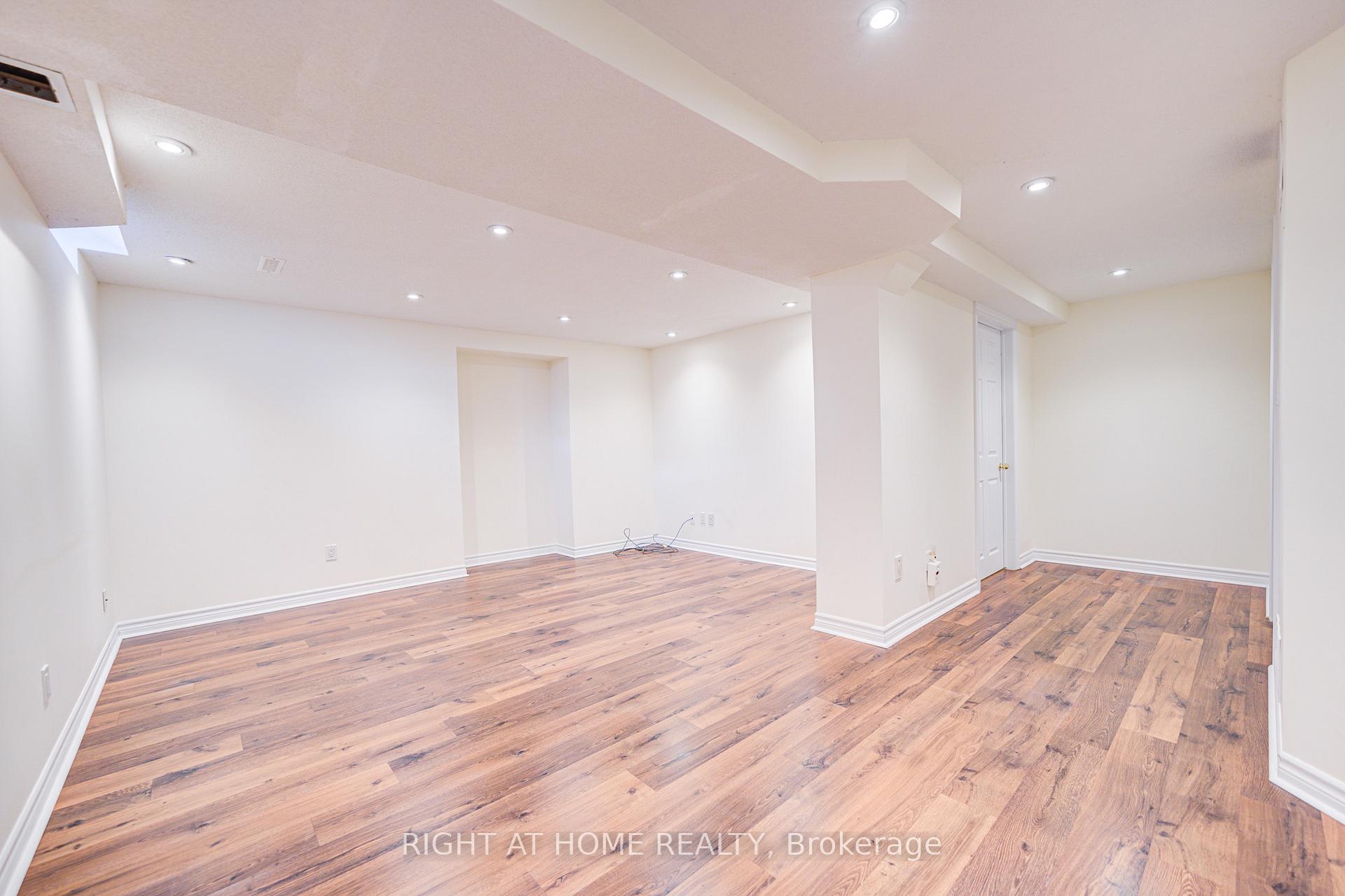 Photo 15 of 124 John Button Boulevard, Markham, Buttonville — HOMEH