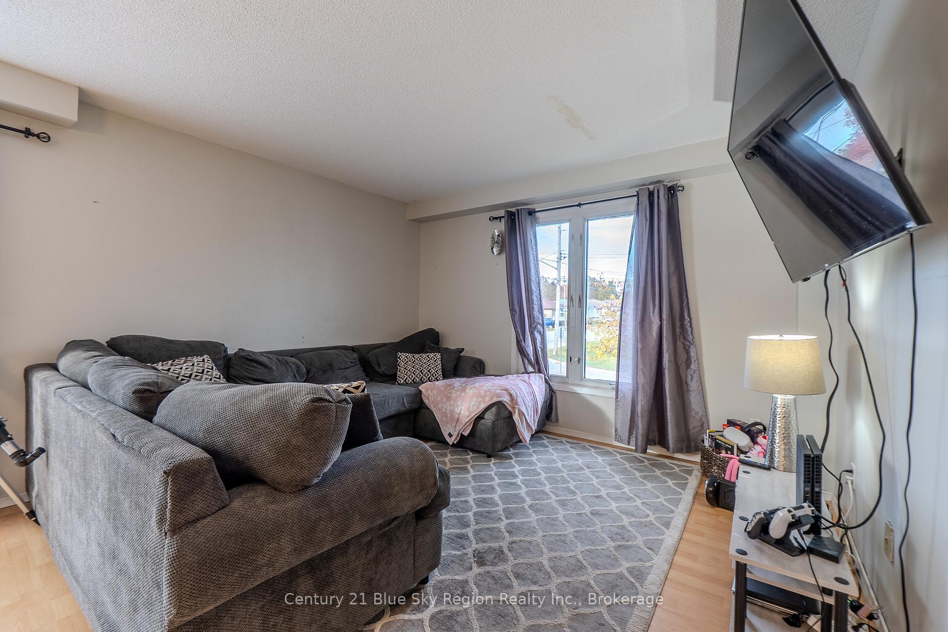 Photo 3 of 4 Sovereign Drive, North Bay, Birchaven — HOMEH